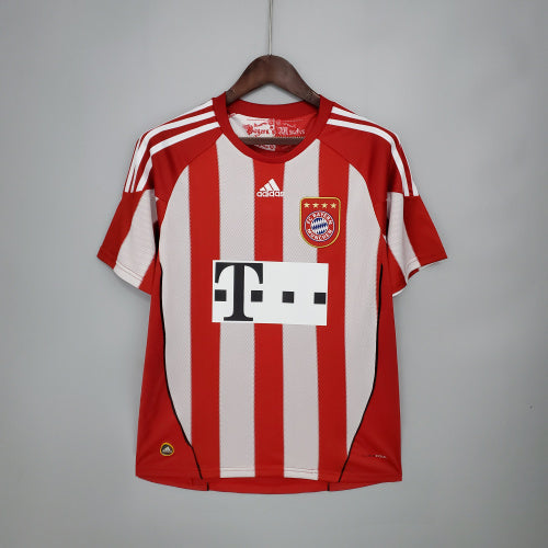 2000s Bayern Munich Retro Football Shirt | Red White Home