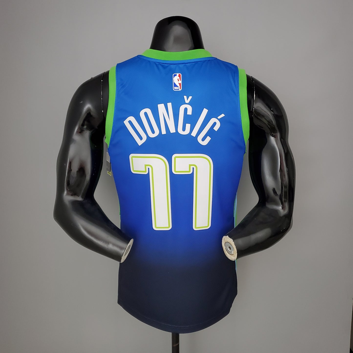 2023 Dallas Mavericks Dončić #77 Swingman Edition Jersey