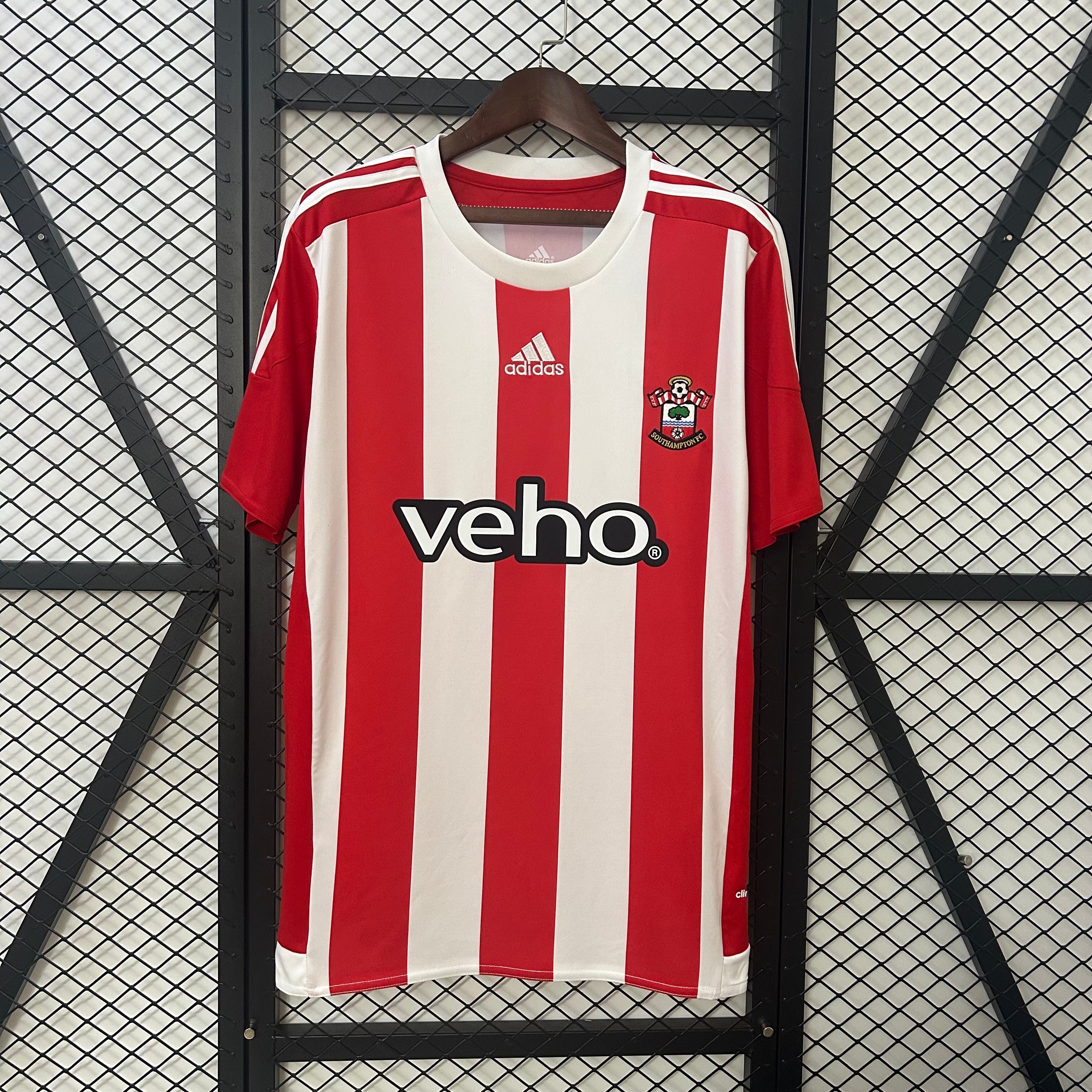 2010s Southampton Retro Football Shirt | Red White Home