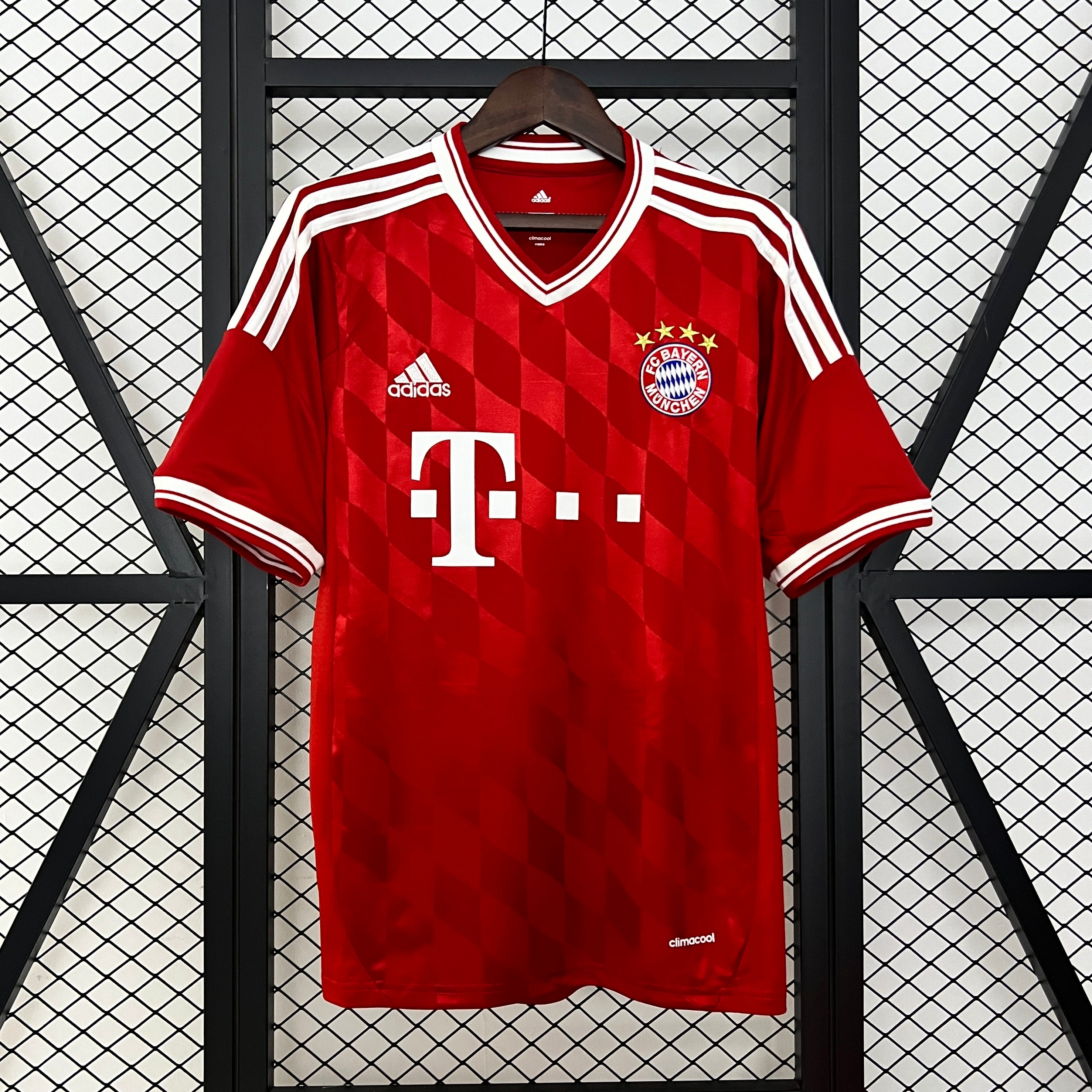 1990s Bayern Munich Retro Football Shirt | Red White Home