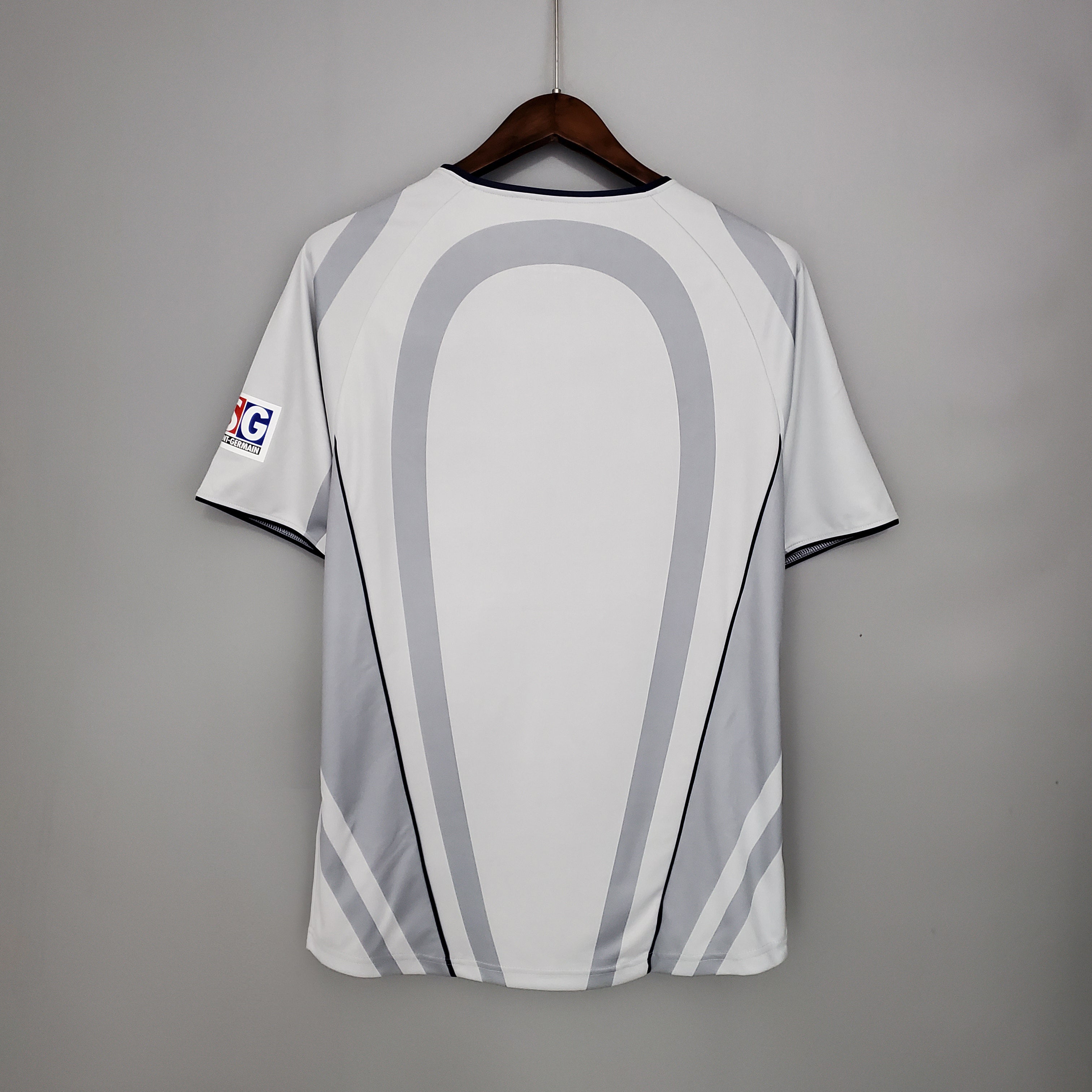 2000s Paris Saint-Germain Retro Football Shirt | White Grey Home