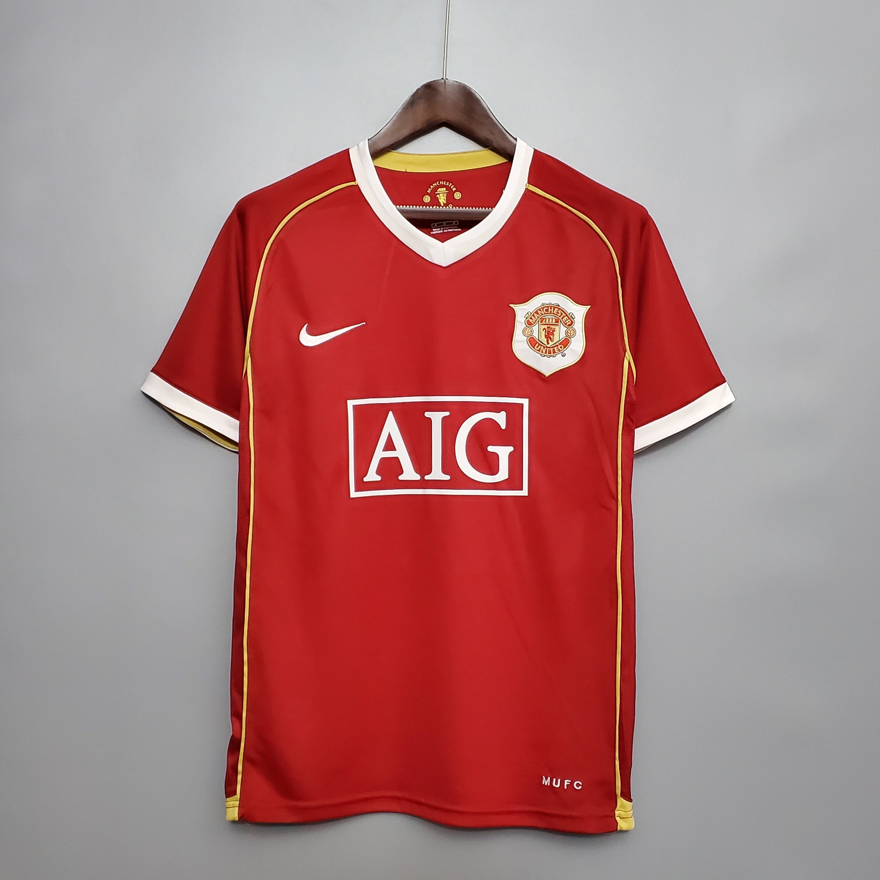 2000s Manchester United Retro Football Shirt | Red White Home