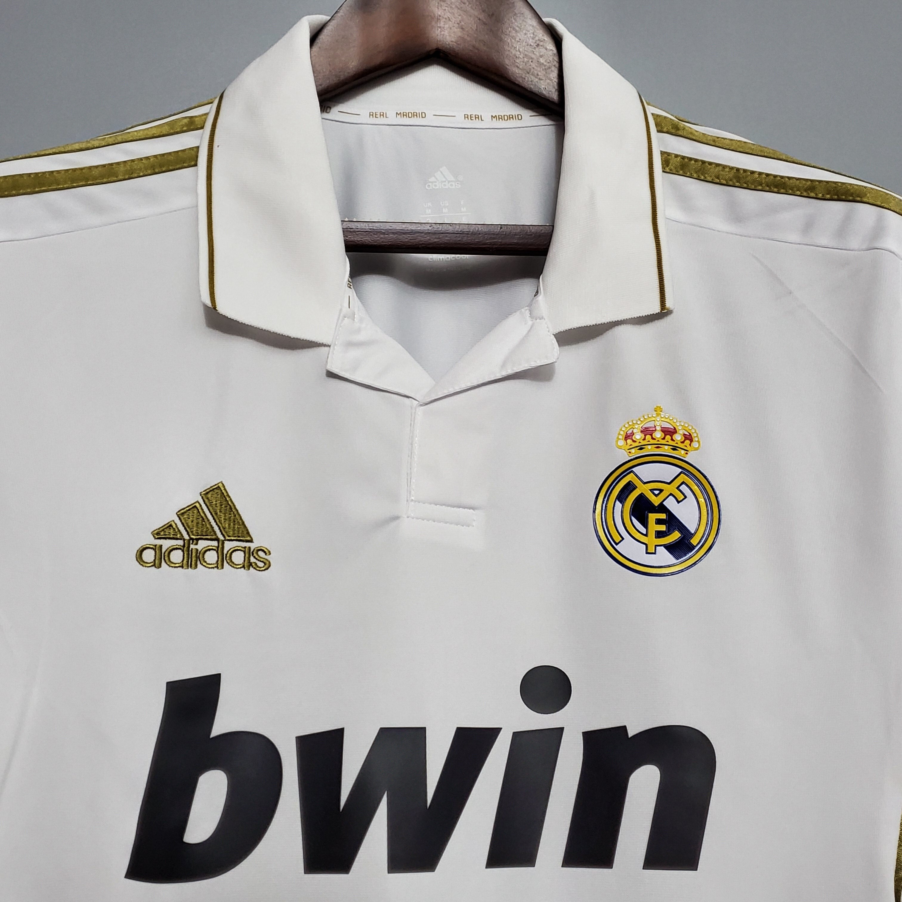 2000s Real Madrid Retro Football Shirt | White Gold Home