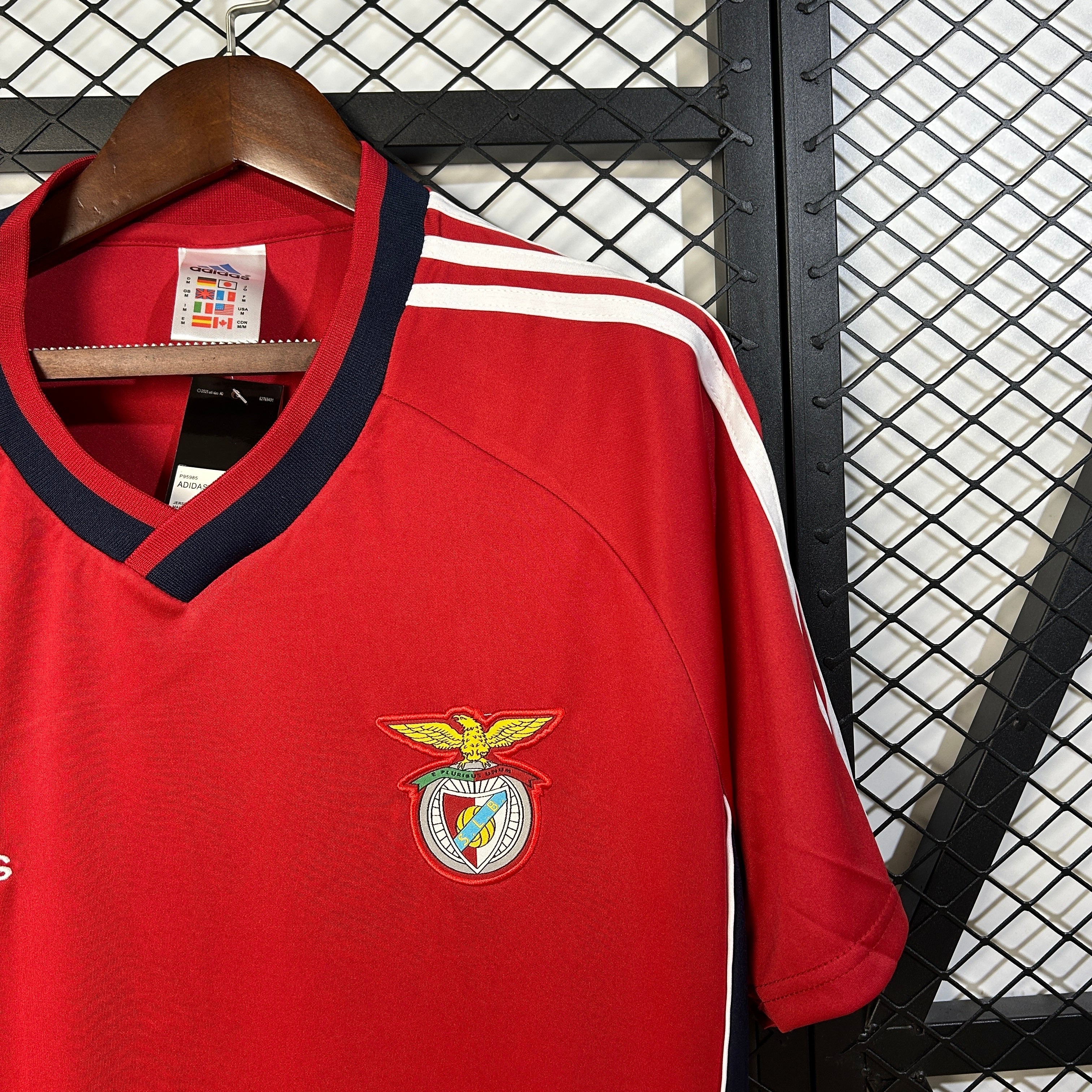 1990s Benfica Retro Football Shirt | Red Navy Home