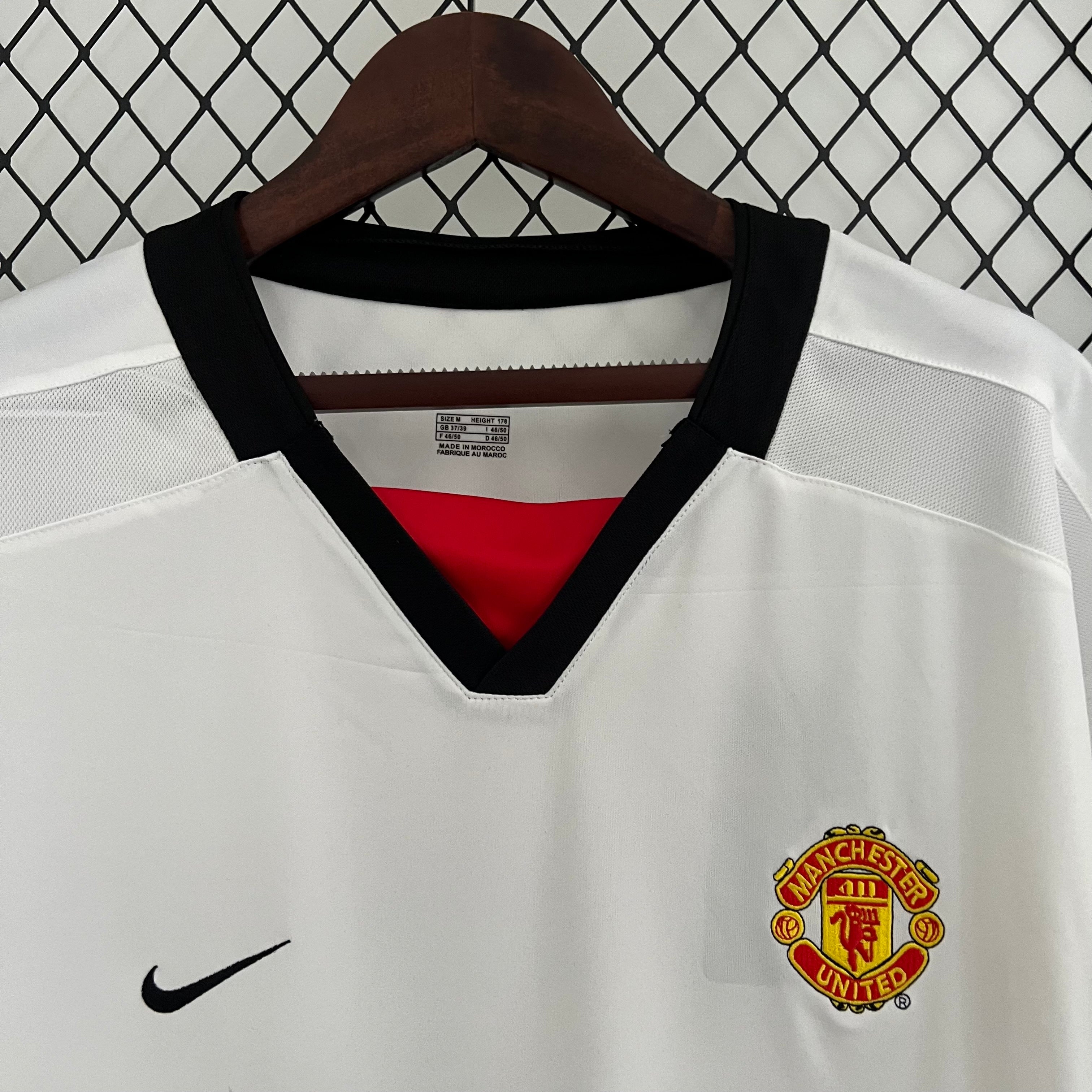 2000s Manchester United Retro Football Shirt | White Black Home