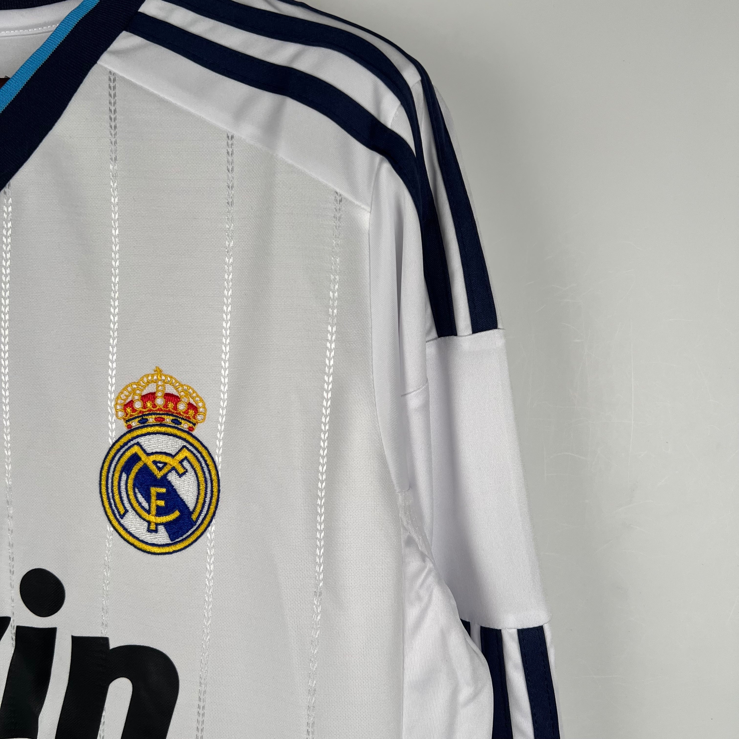 2000s Real Madrid Retro Football Shirt | White Navy Home