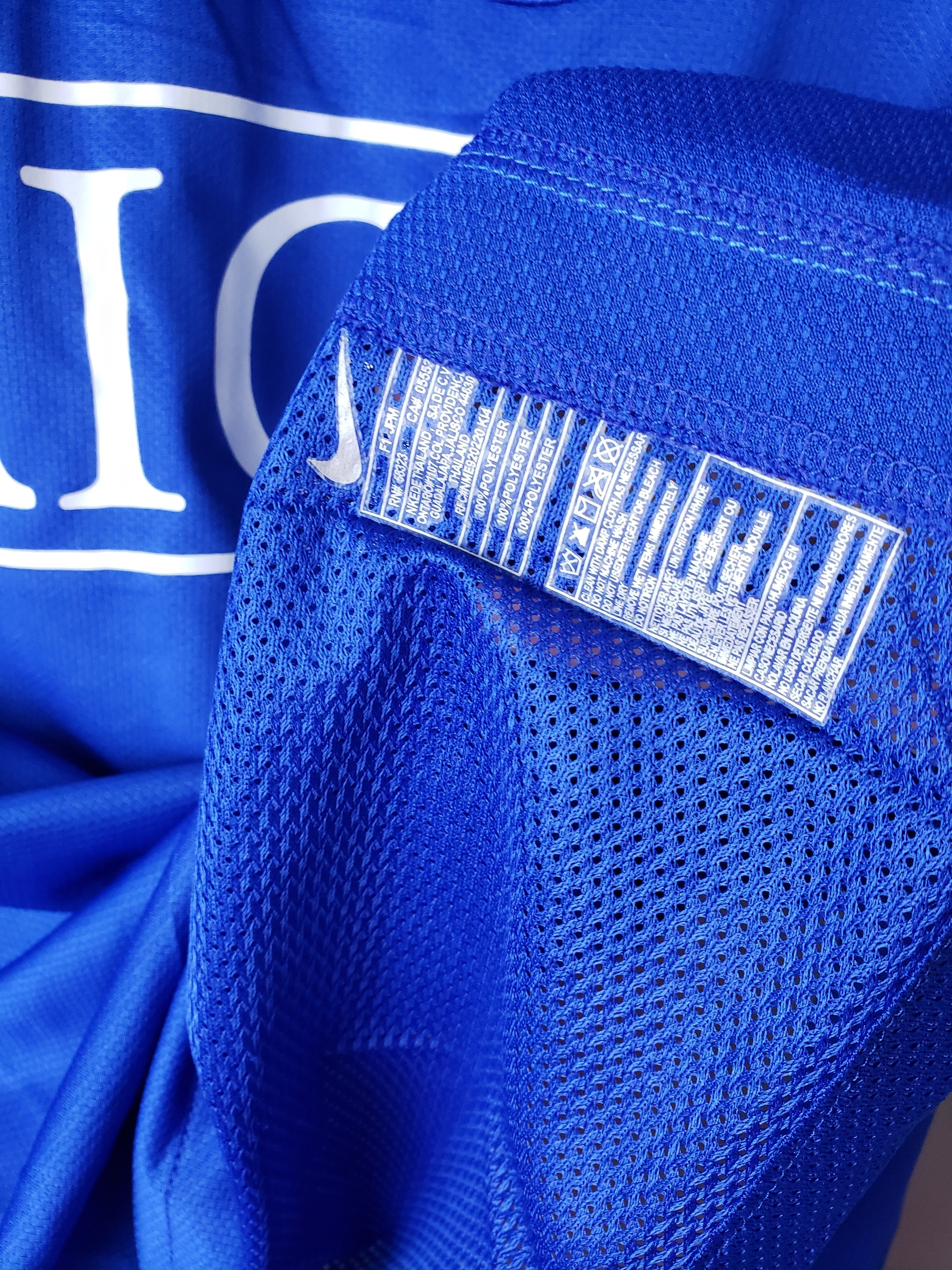 2000s Manchester United Retro Football Shirt | Blue White Home