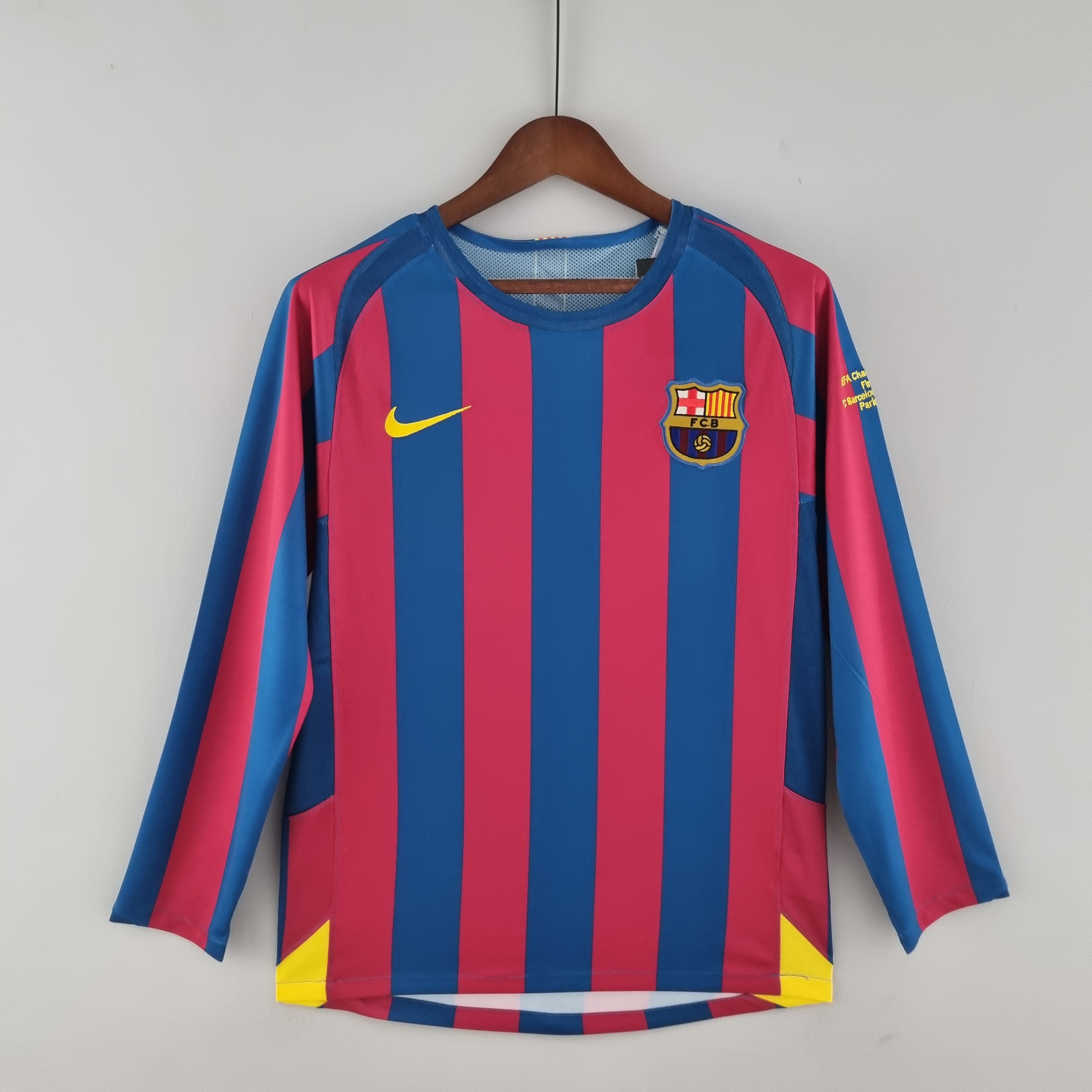 2000s Barcelona Retro Football Shirt | Blue Red Home