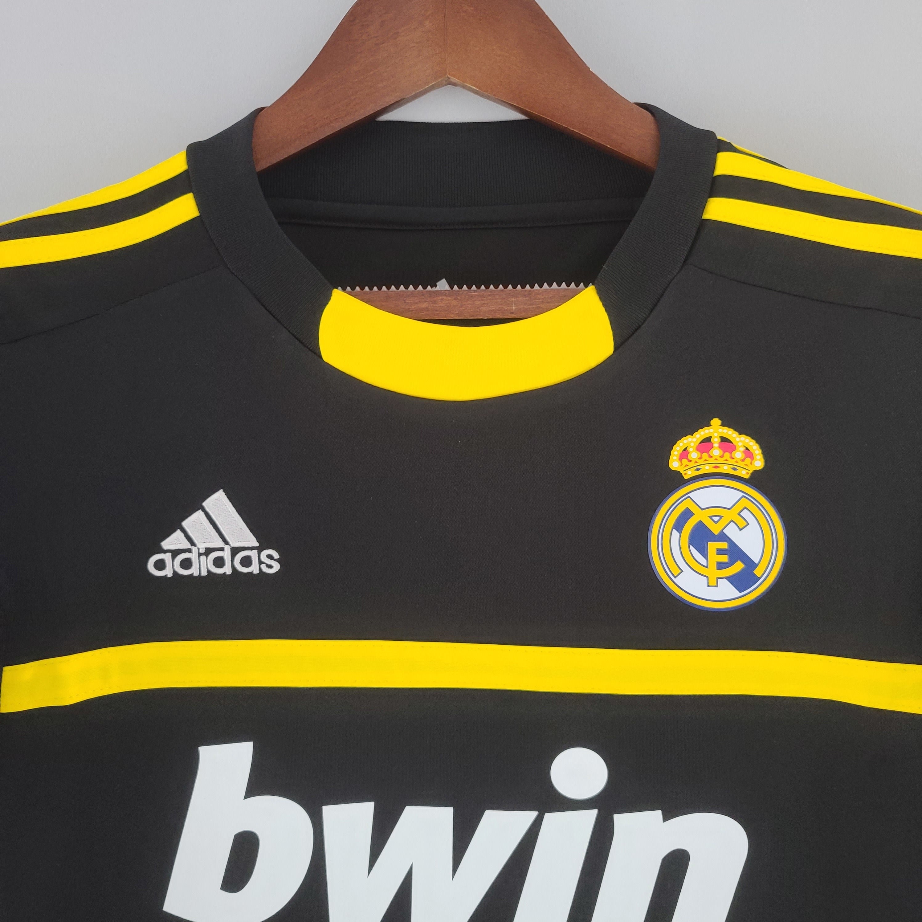 2010s Real Madrid Retro Football Shirt | Black Yellow Away