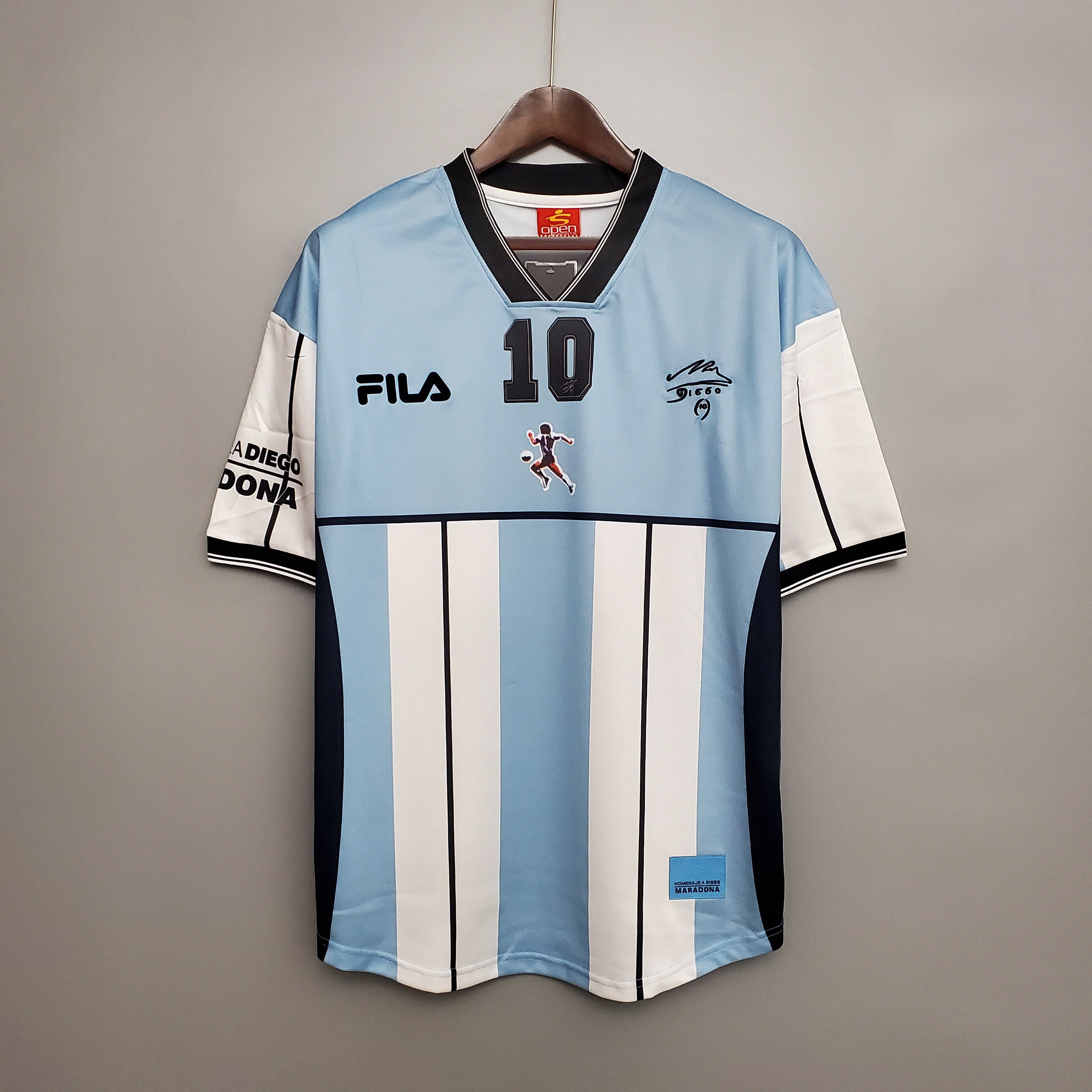 1990s Argentina Retro Football Shirt | Sky Blue Black Home