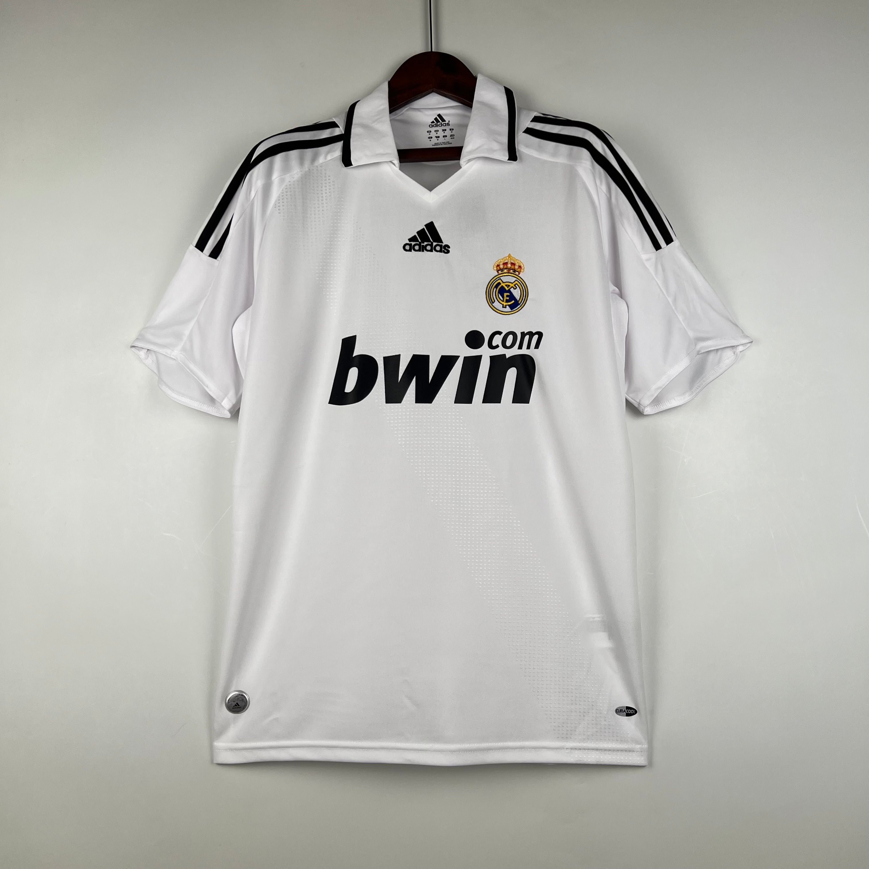 2000s Real Madrid Retro Football Shirt | White Black Home