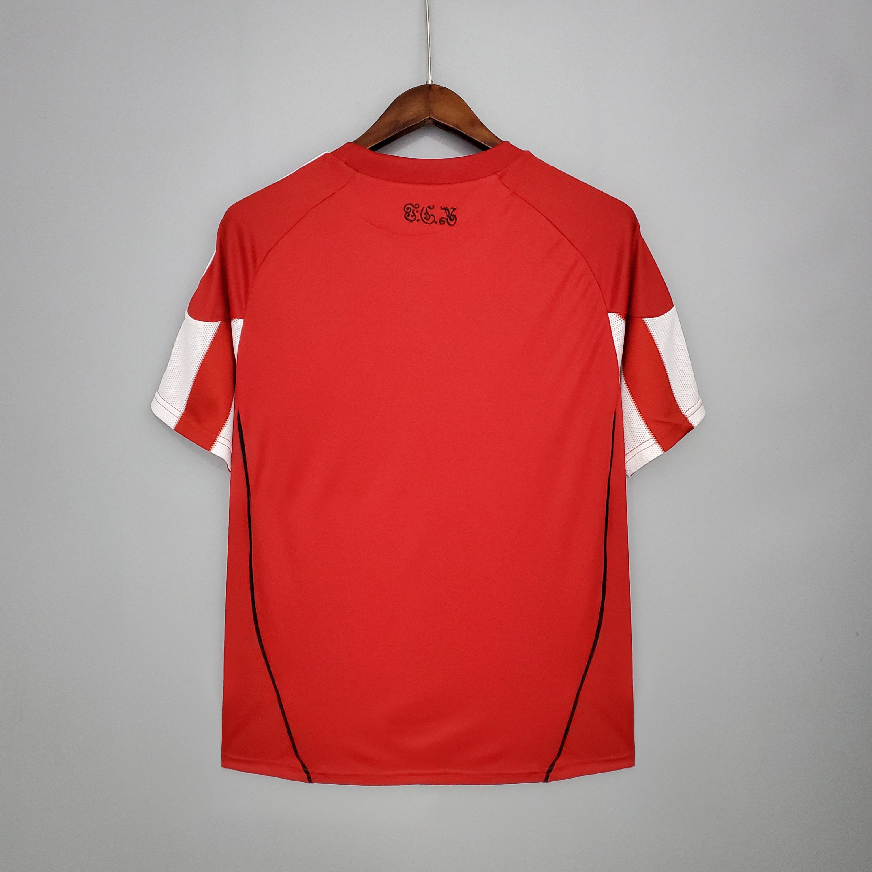 2000s Bayern Munich Retro Football Shirt | Red White Home