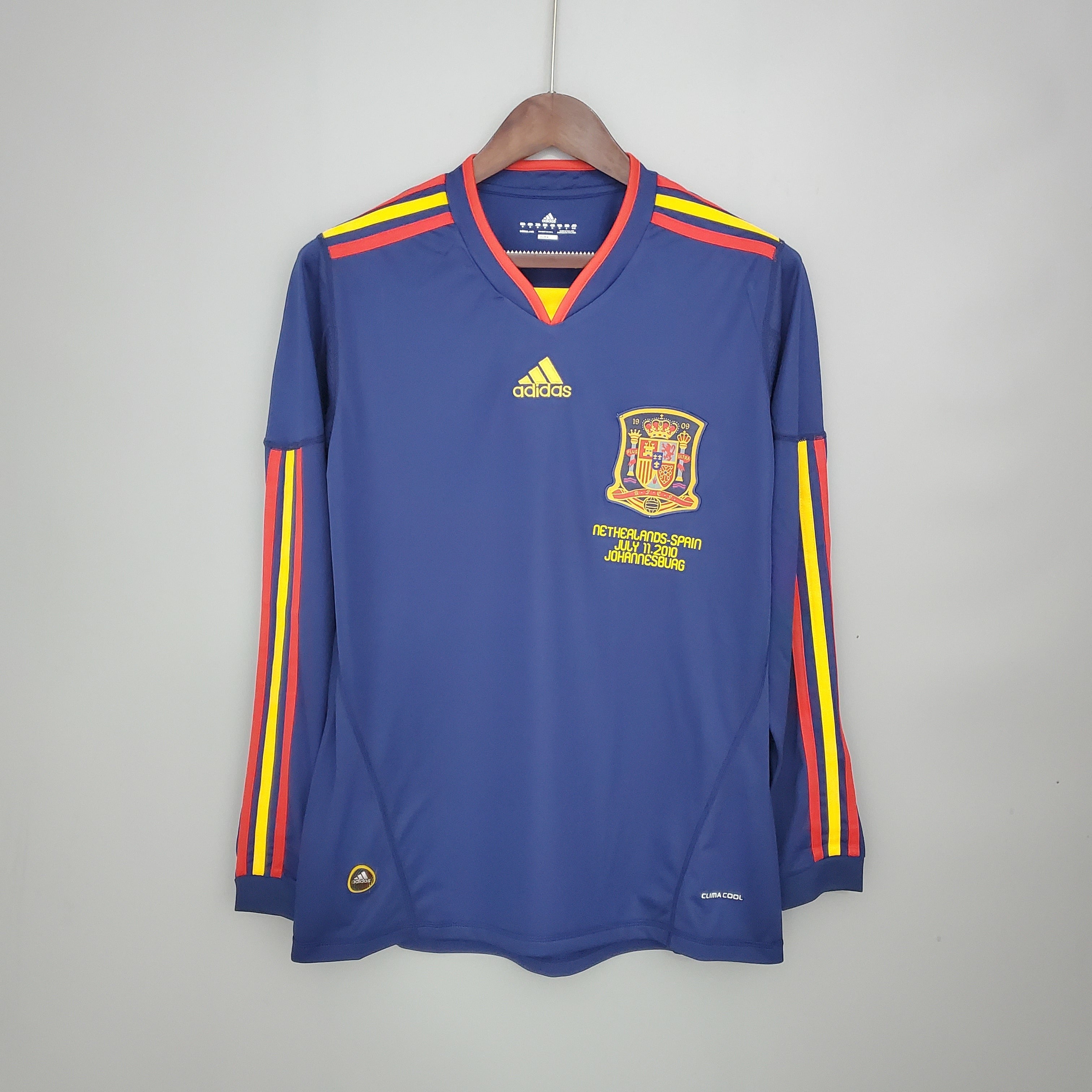 2000s Spain Retro Football Shirt | Blue Red Home