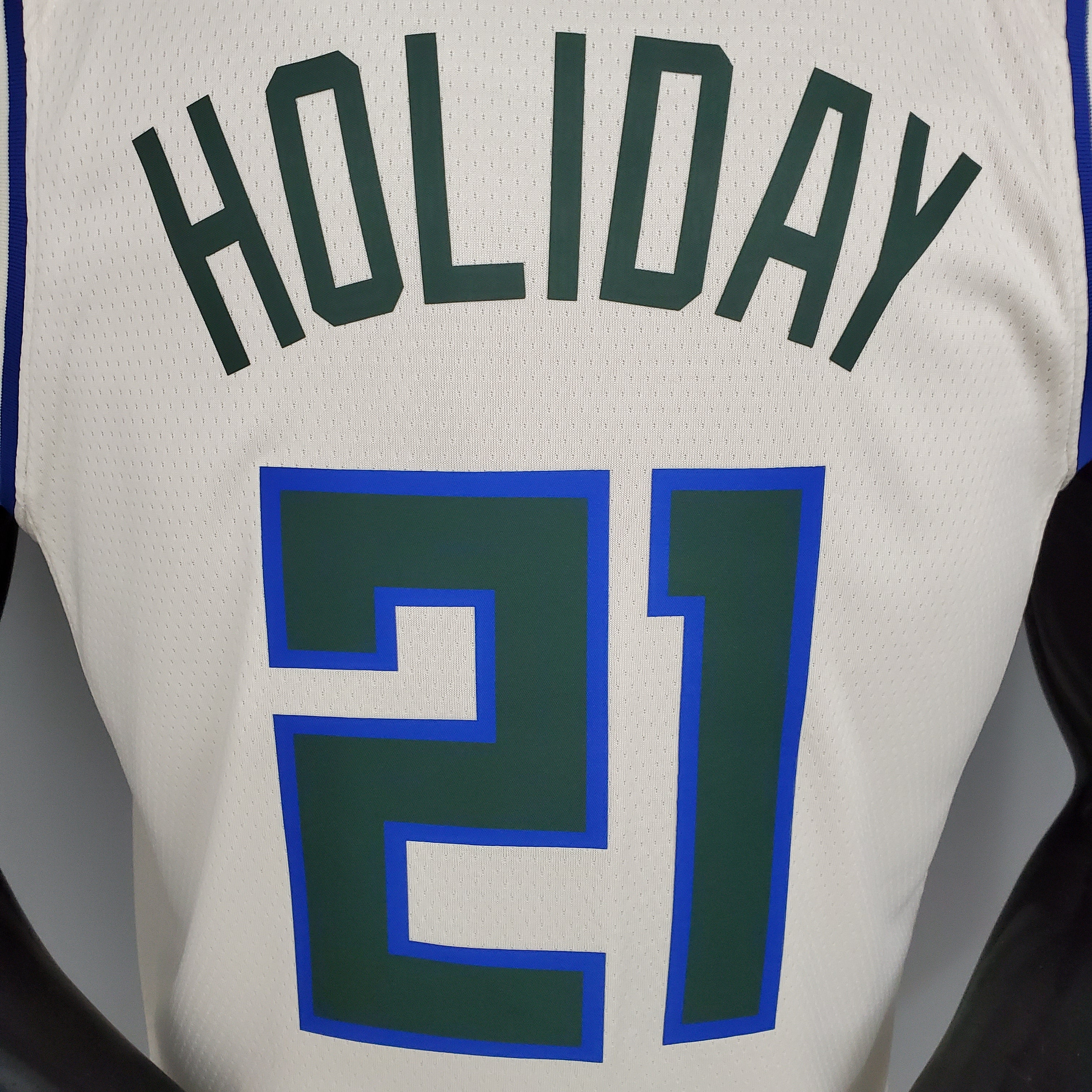2023 Milwaukee Bucks Holiday #21 Swingman Edition Jersey