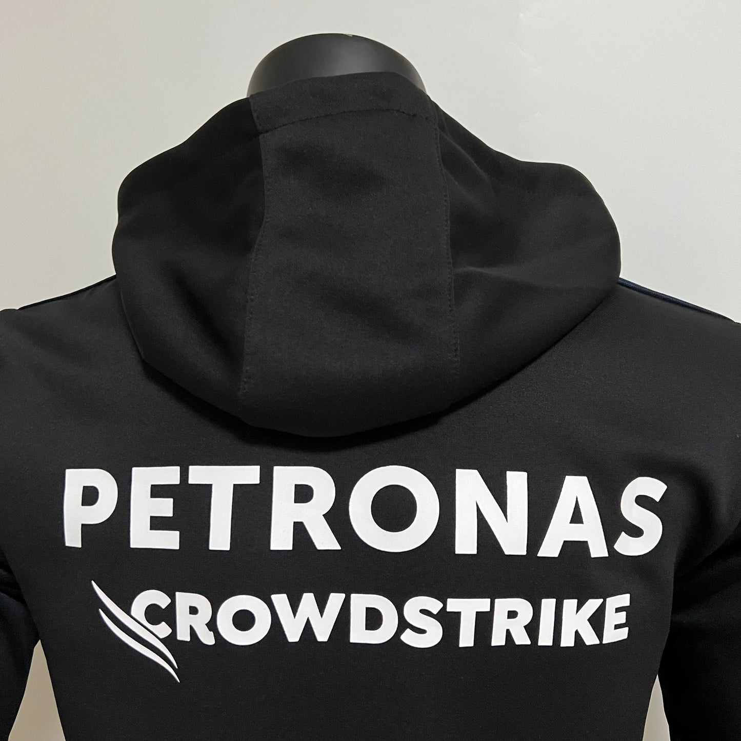 Petronas F1 2024 Hoodie – Player Fit | Black