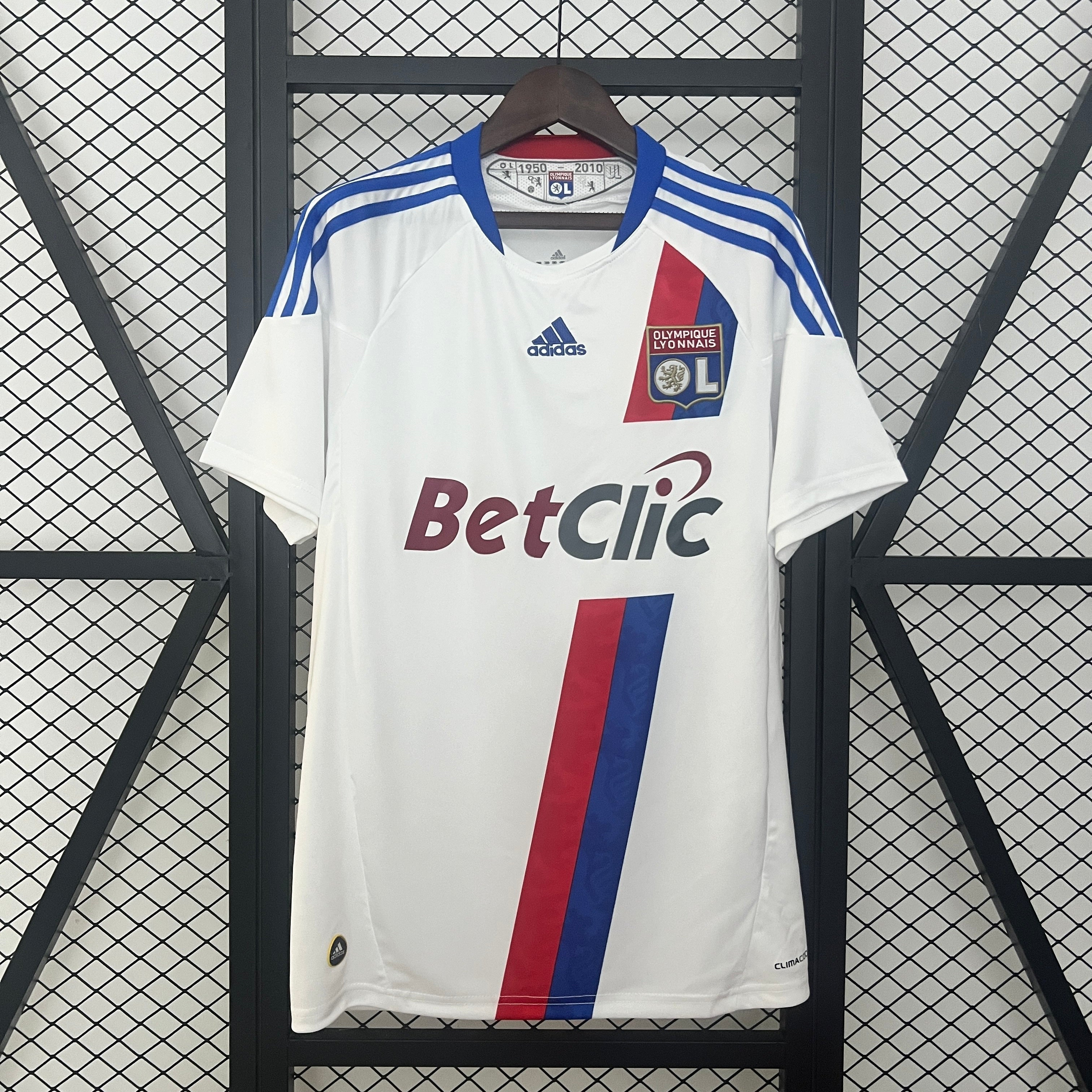 2010s Olympique Lyonnais Retro Football Shirt | White Blue Home
