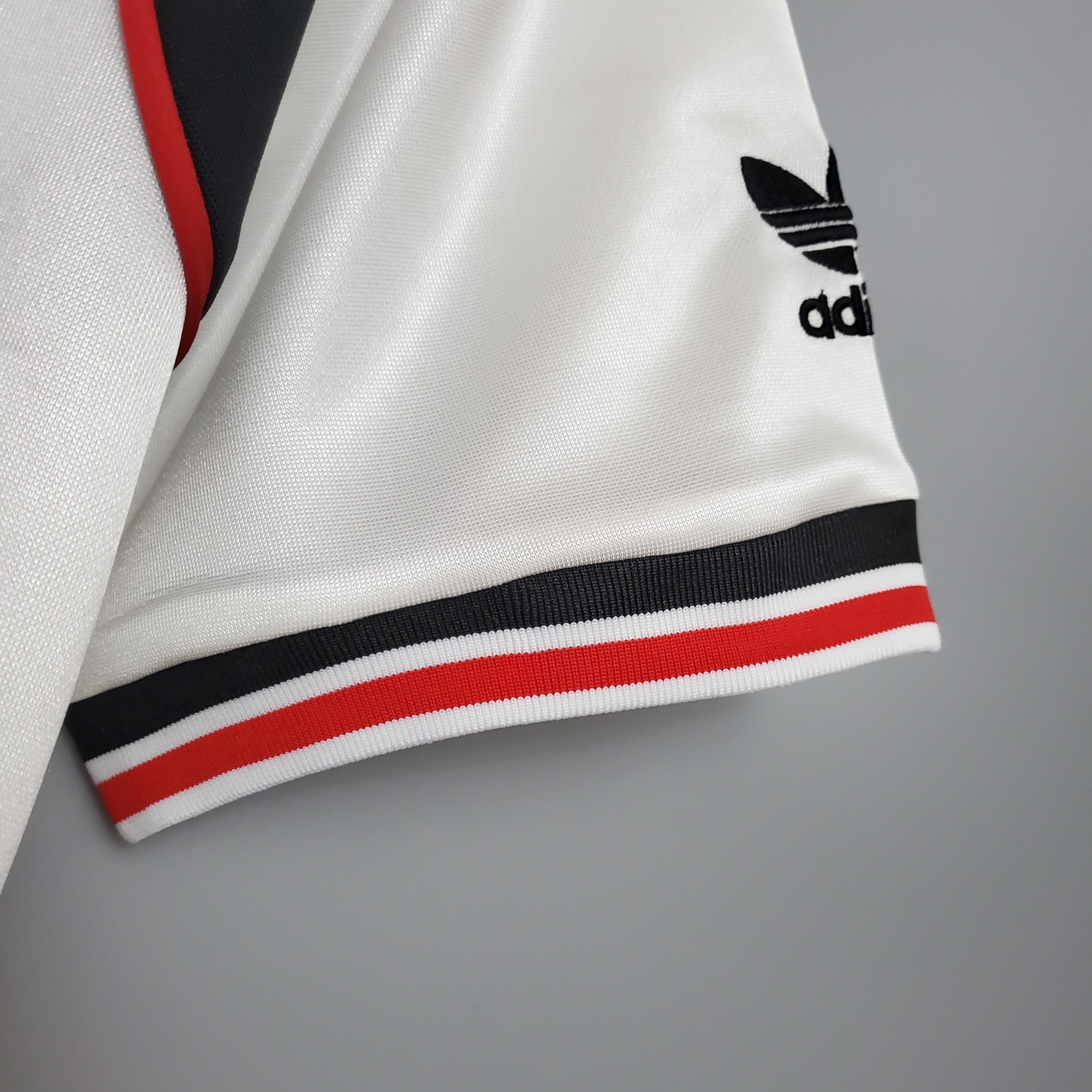 1990s Manchester United Retro Football Shirt | White Black Home