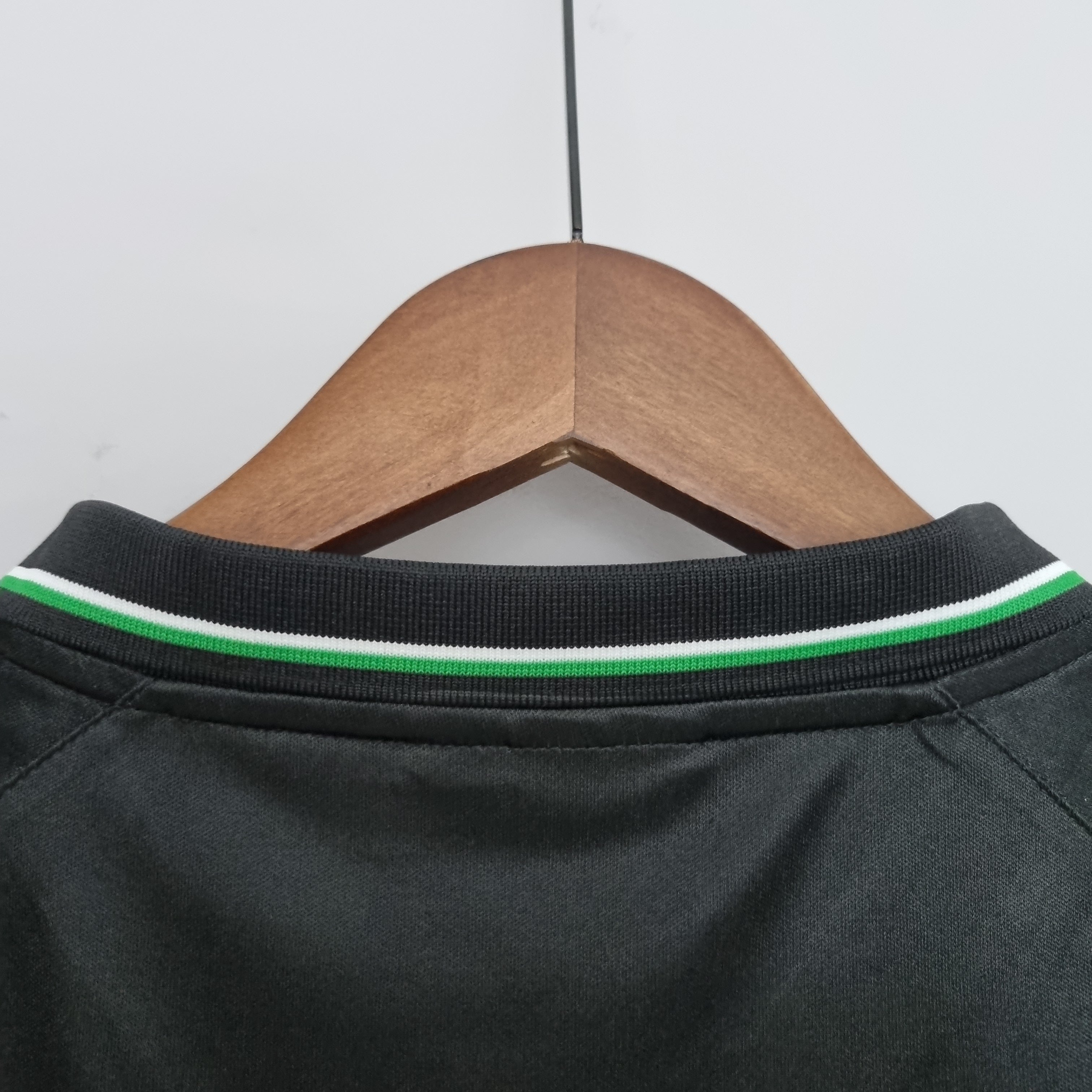 1990s Manchester United Retro Football Shirt | Black Green Home