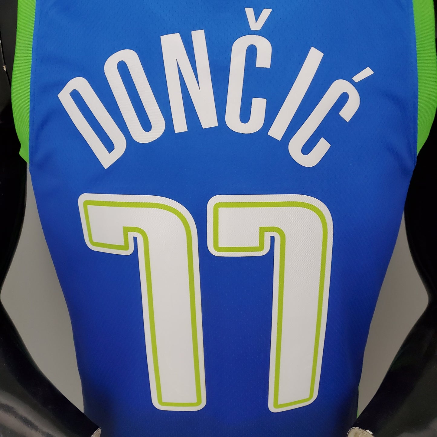2023 Dallas Mavericks Dončić #77 Swingman Edition Jersey