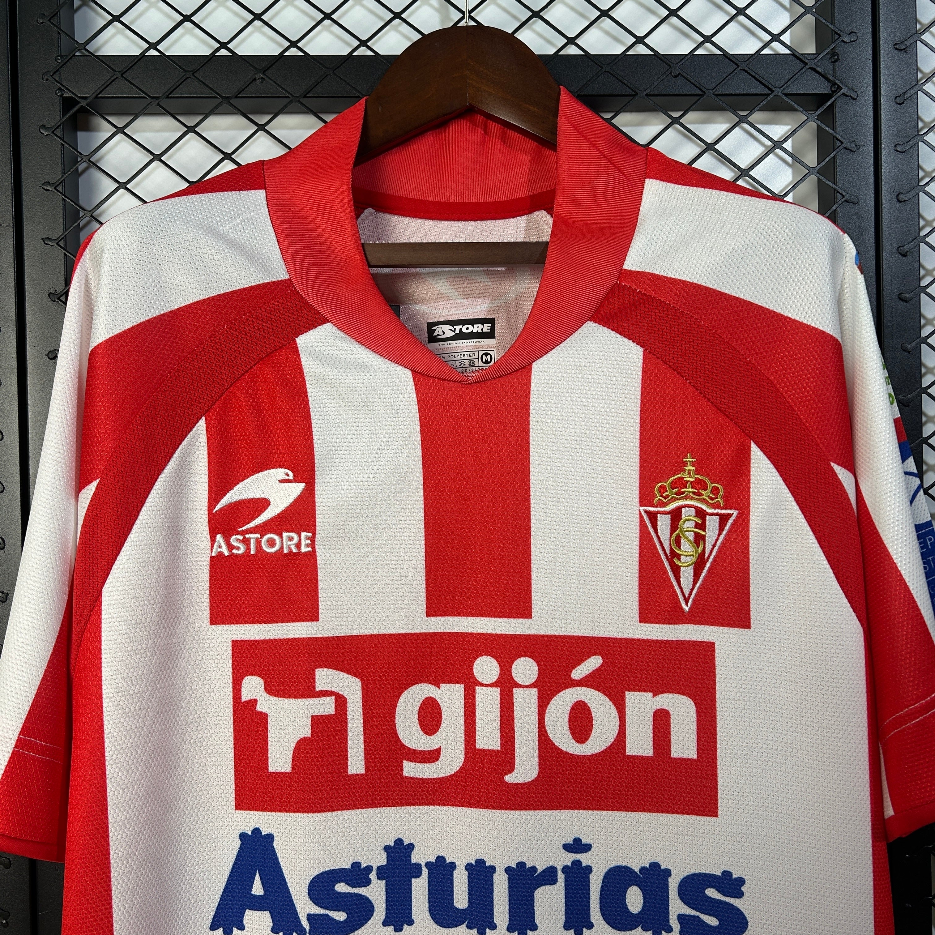 2000s Sporting Gijon Retro Football Shirt | Red White Home