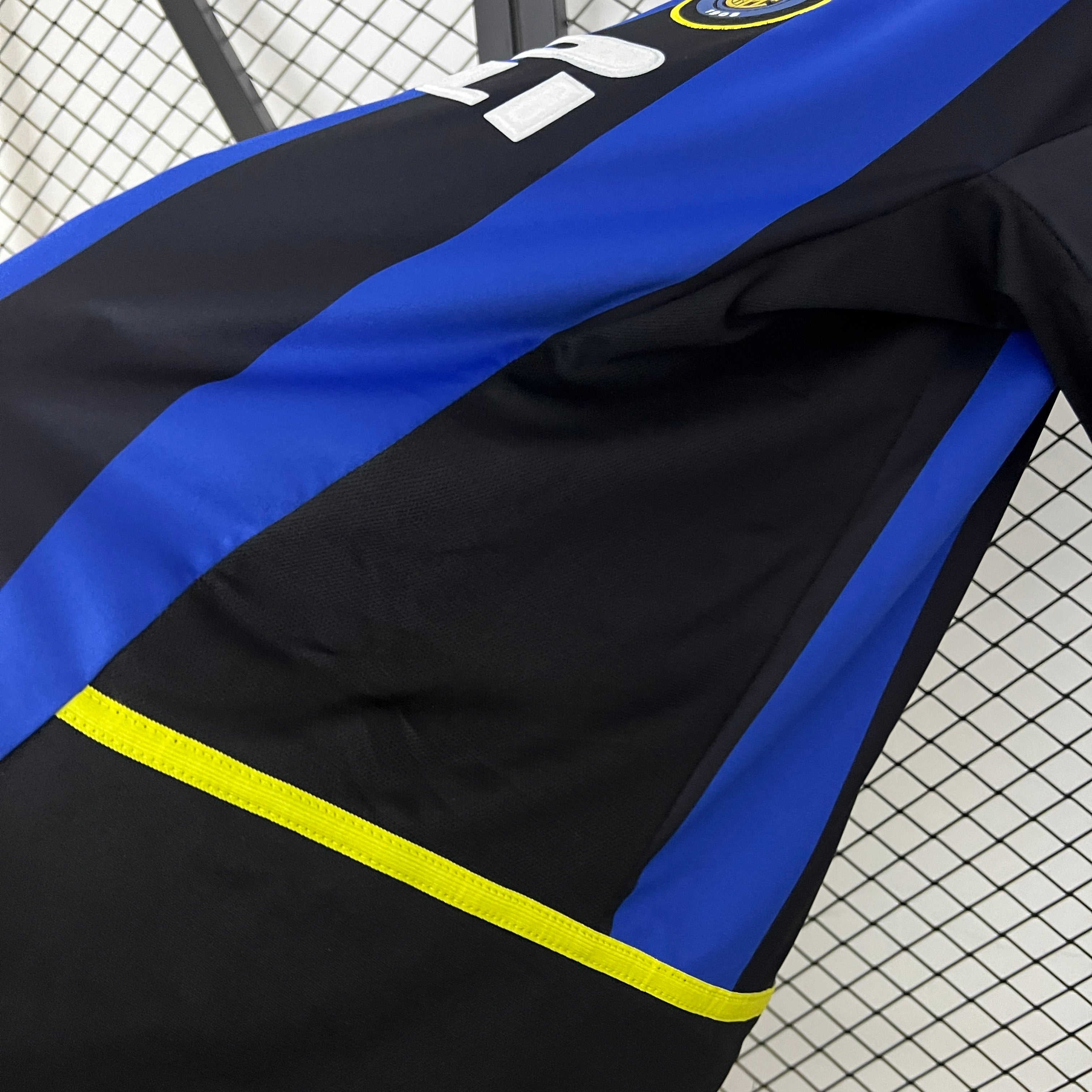 2000s Inter Milan Retro Football Shirt | Blue Black Home