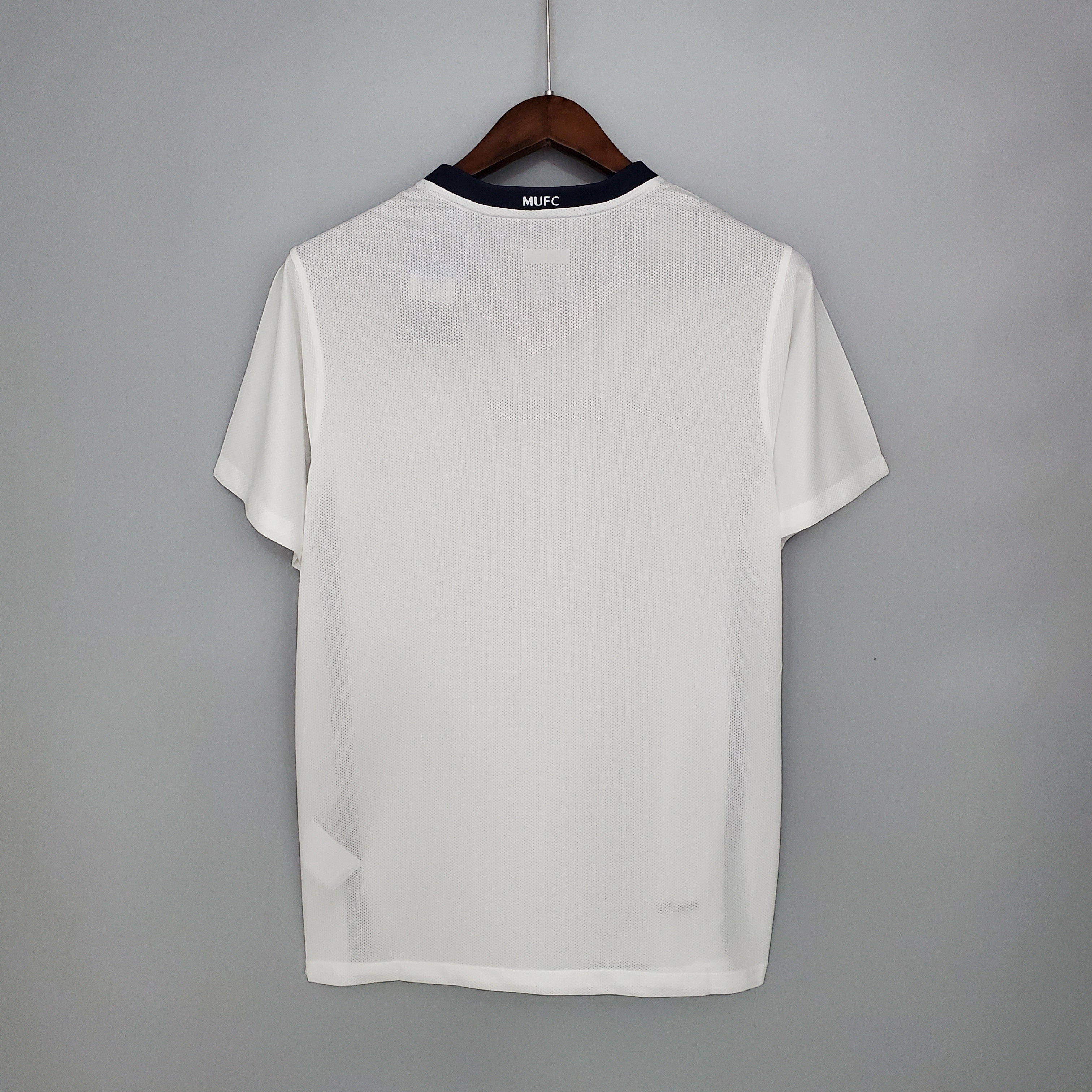 2000s Manchester United Retro Football Shirt | White Black Home