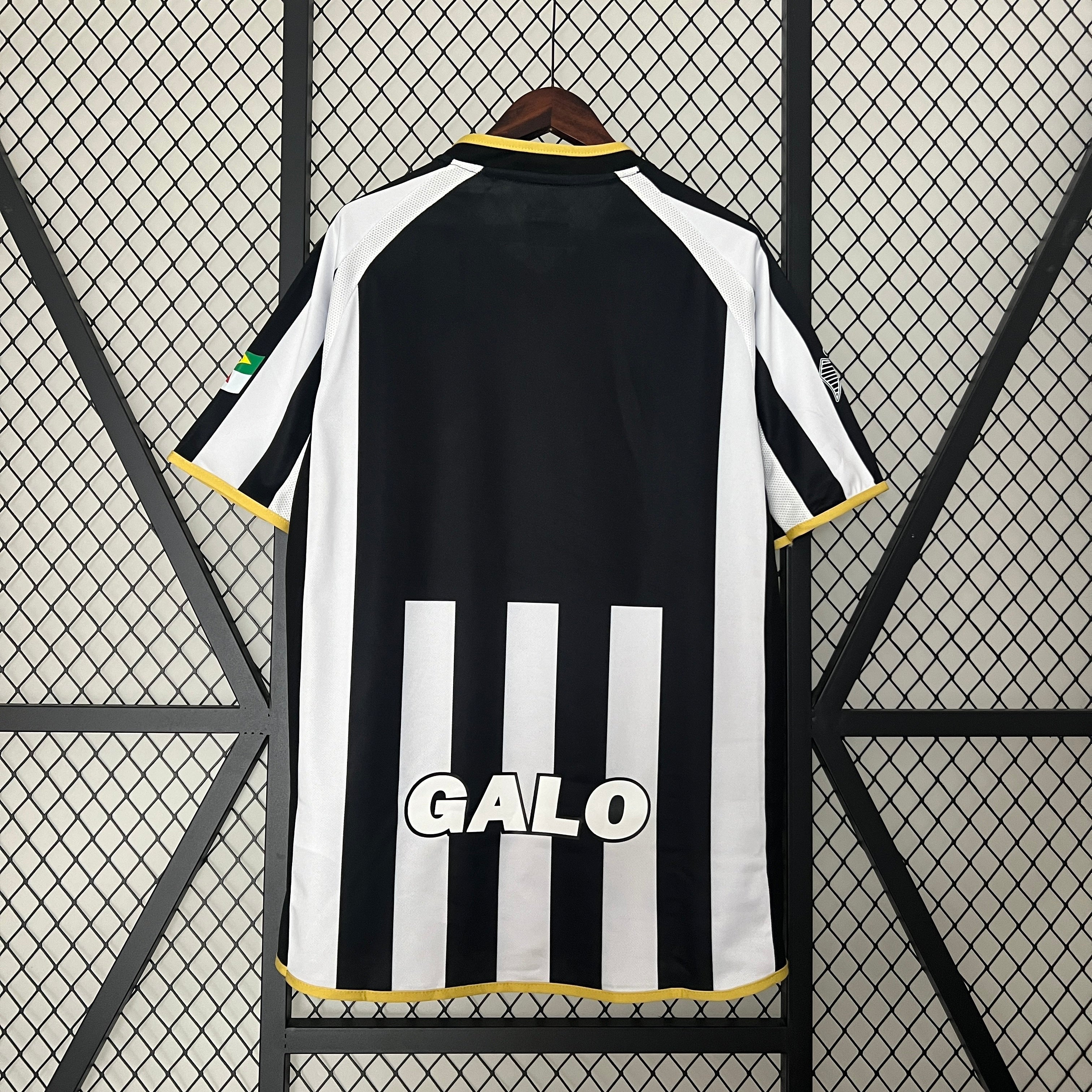 2000s Atletico Mineiro Retro Football Shirt | Black White Home