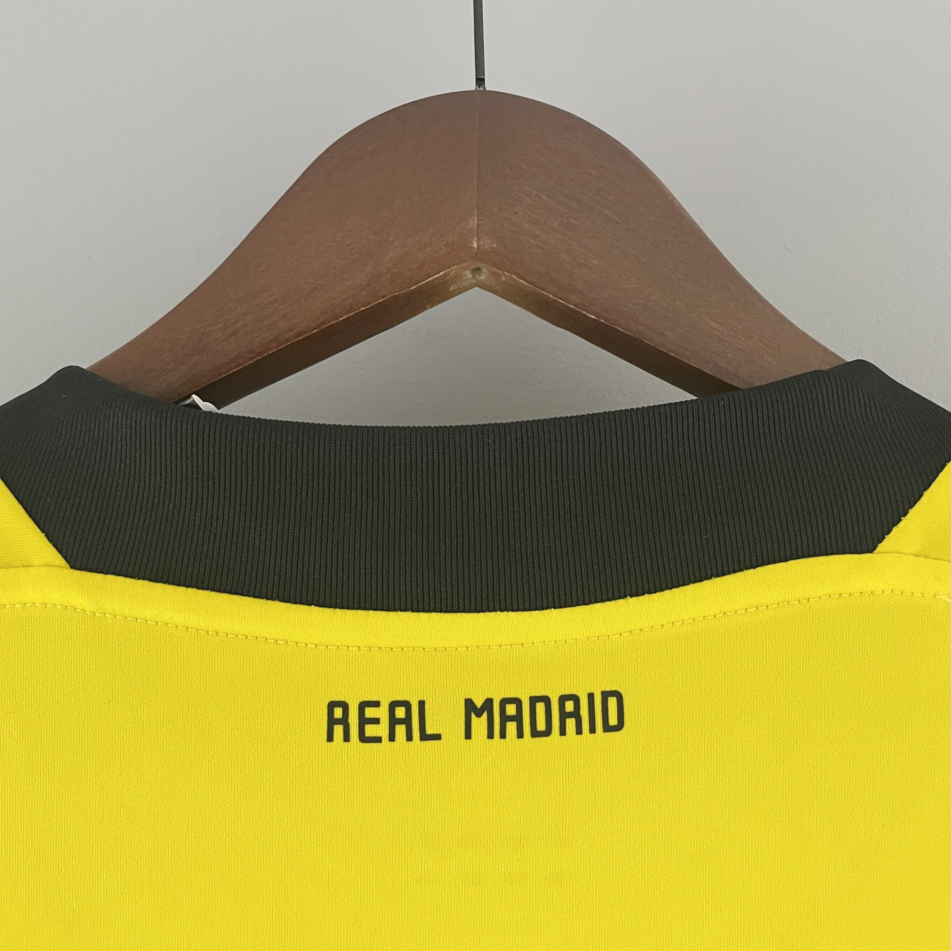 2000s Real Madrid Retro Football Shirt | Yellow Black Away
