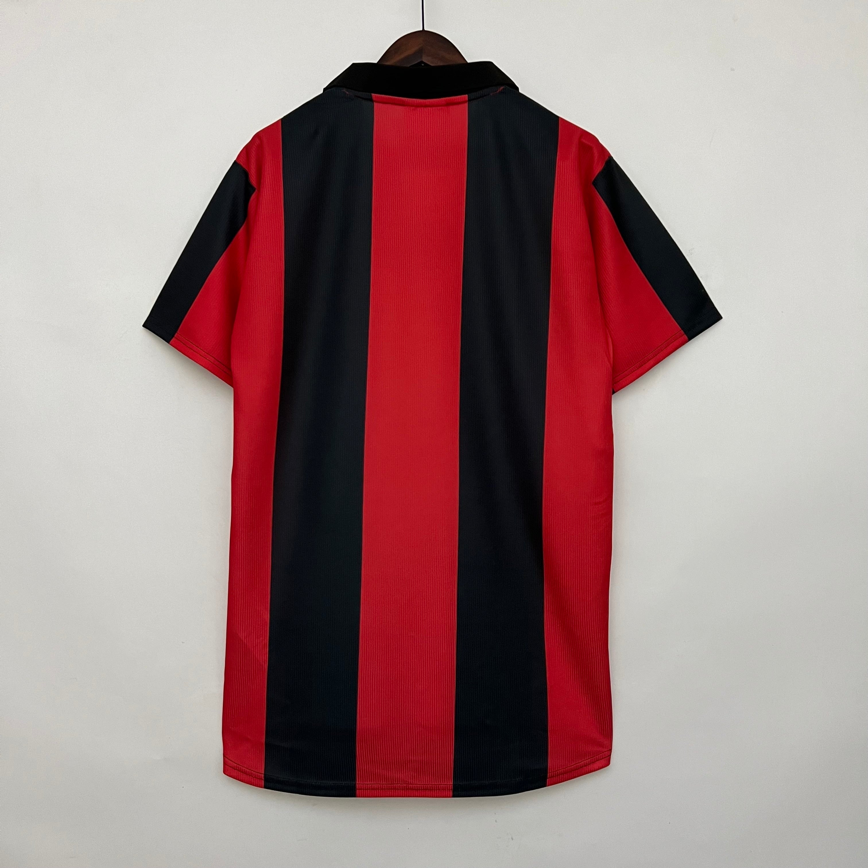 1990s Eintracht Frankfurt Retro Football Shirt | Red Black Home