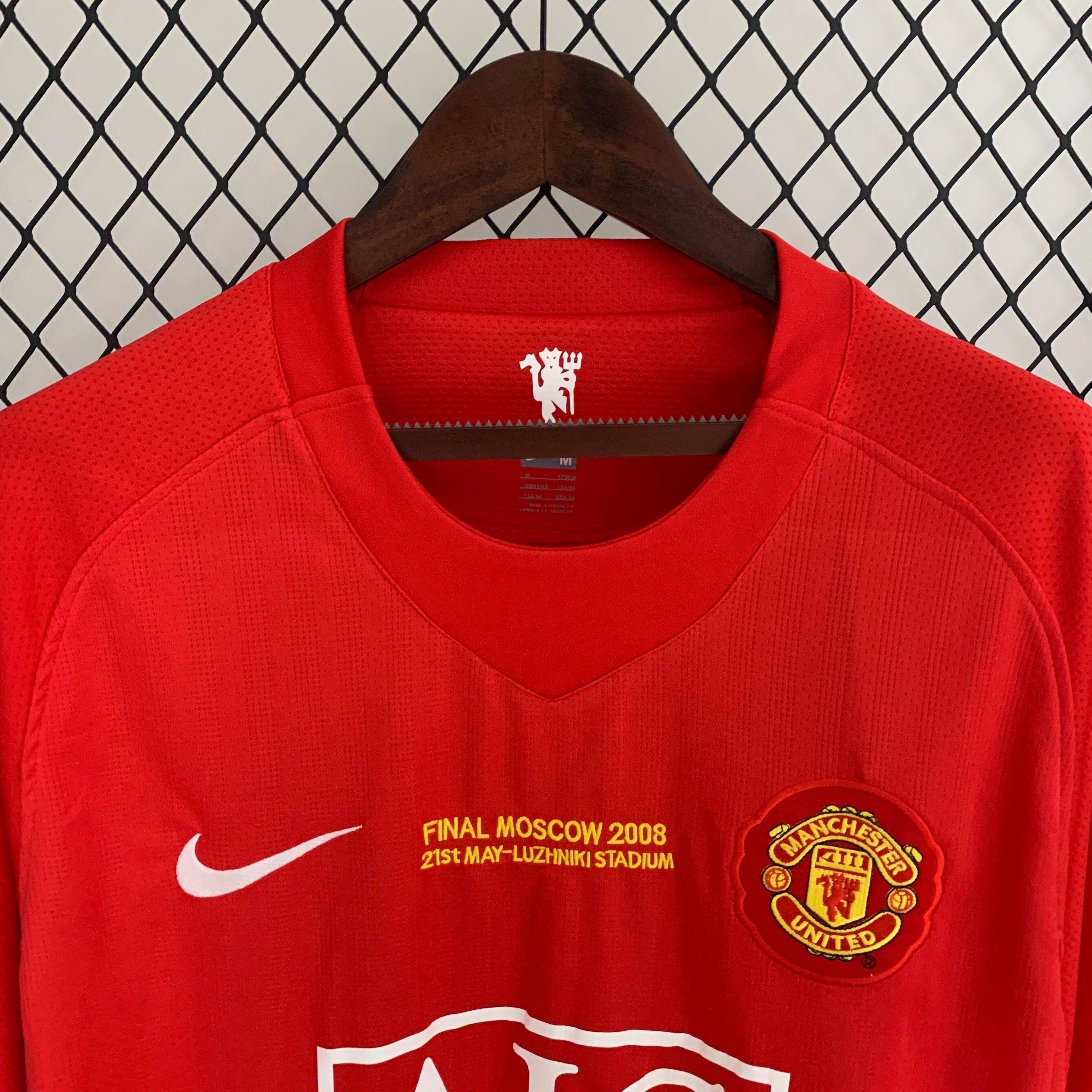 2000s Manchester United Retro Football Shirt | Red White Home