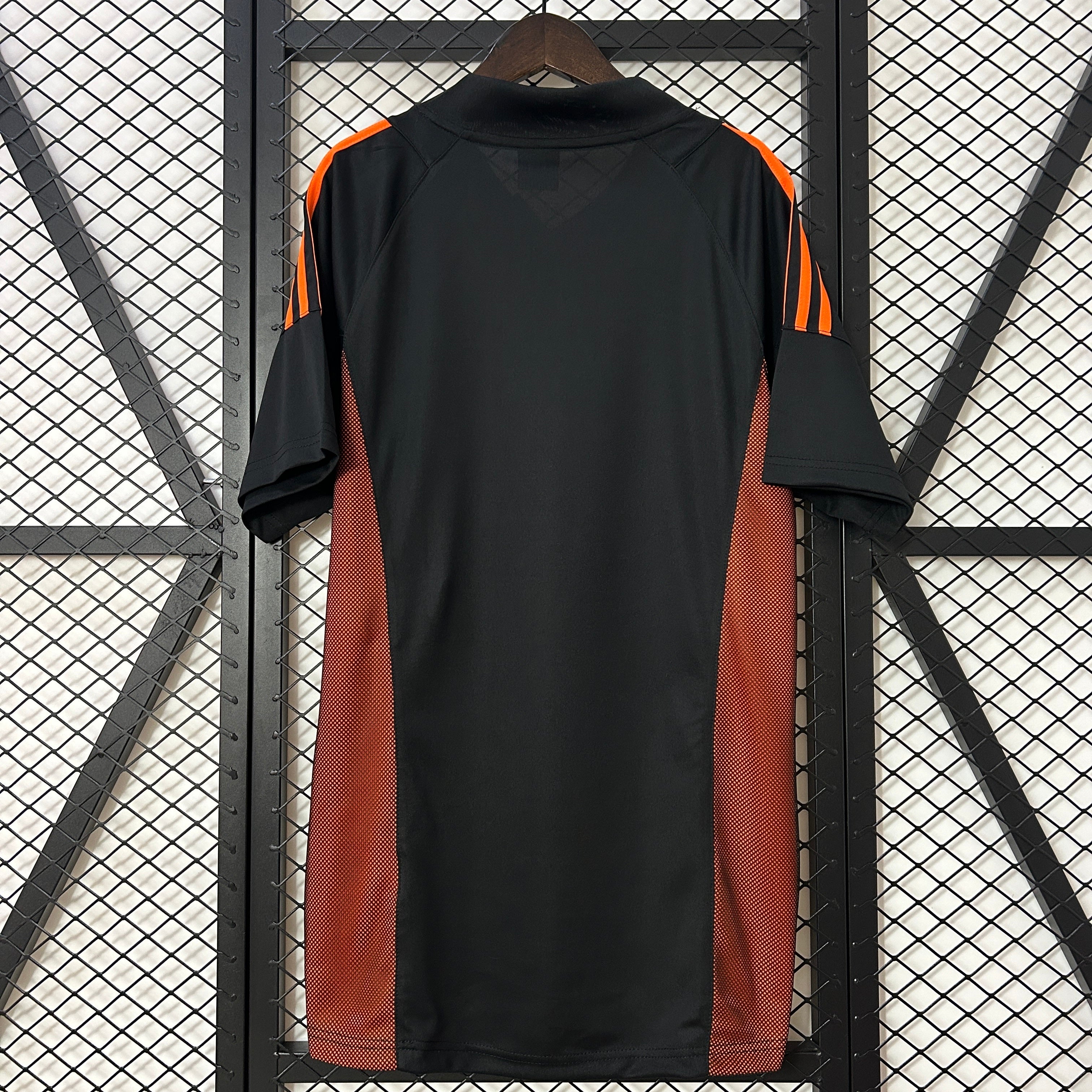 2000s Benfica Retro Football Shirt | Black Orange Home