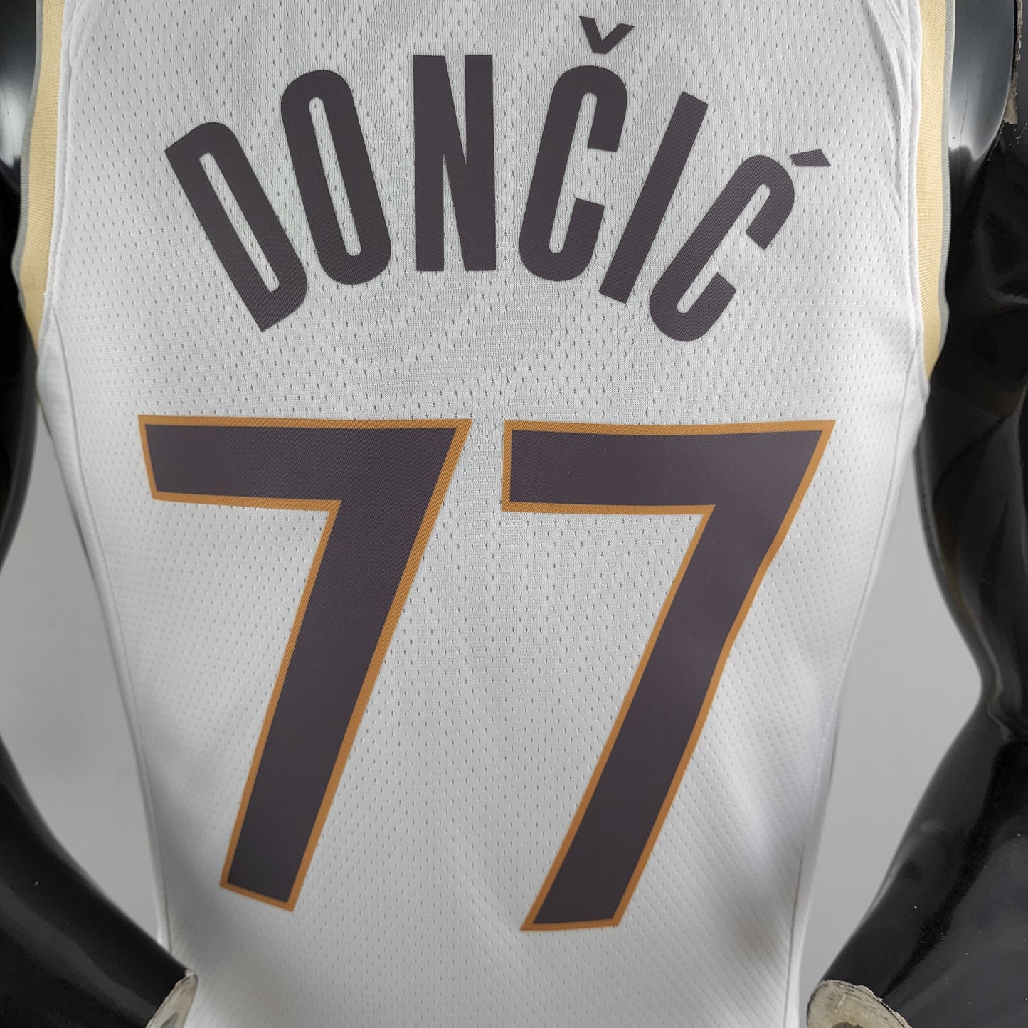 2023 Dallas Dončić #77 City Edition Jersey