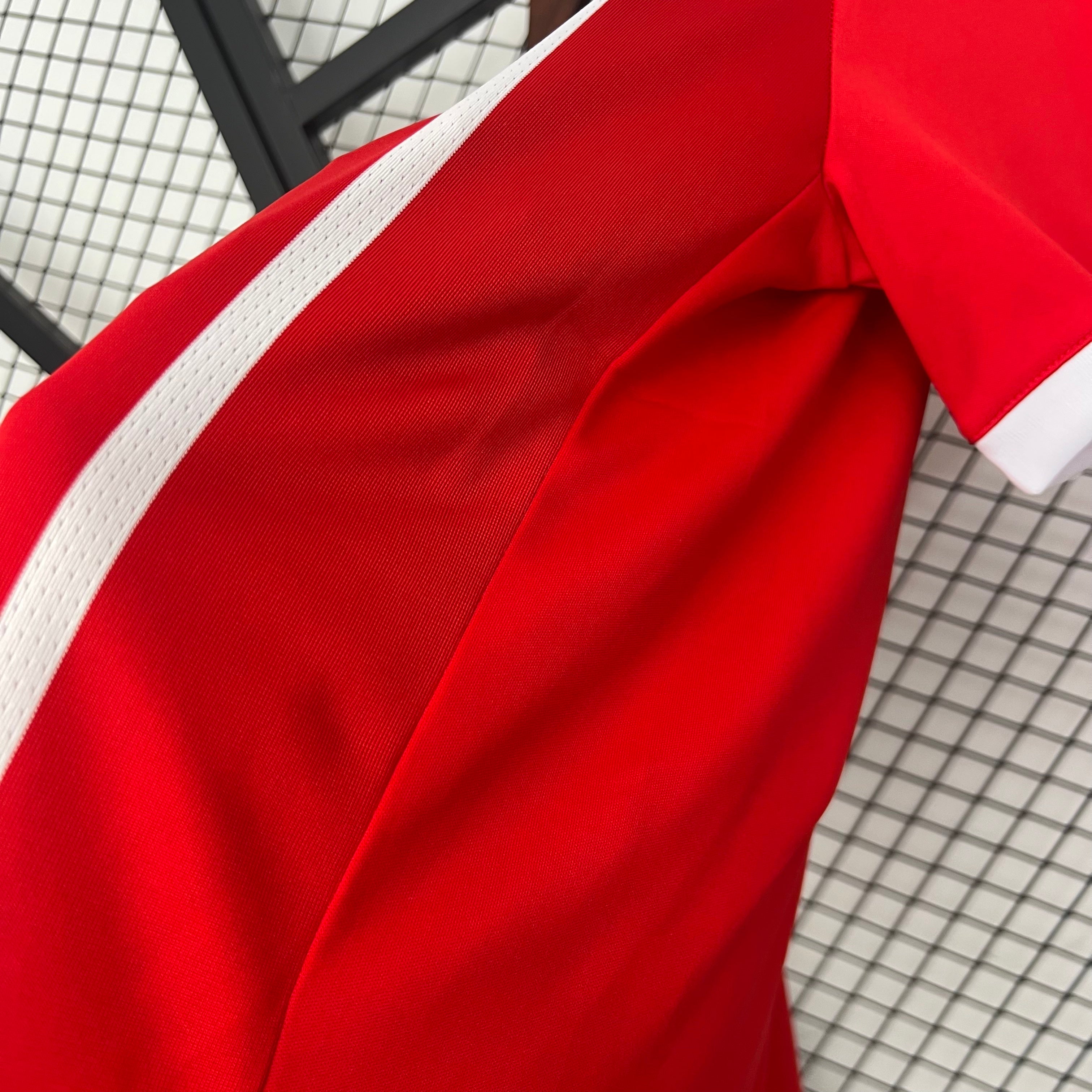 2020s Bayern Munchen Retro Football Shirt | Red White Home
