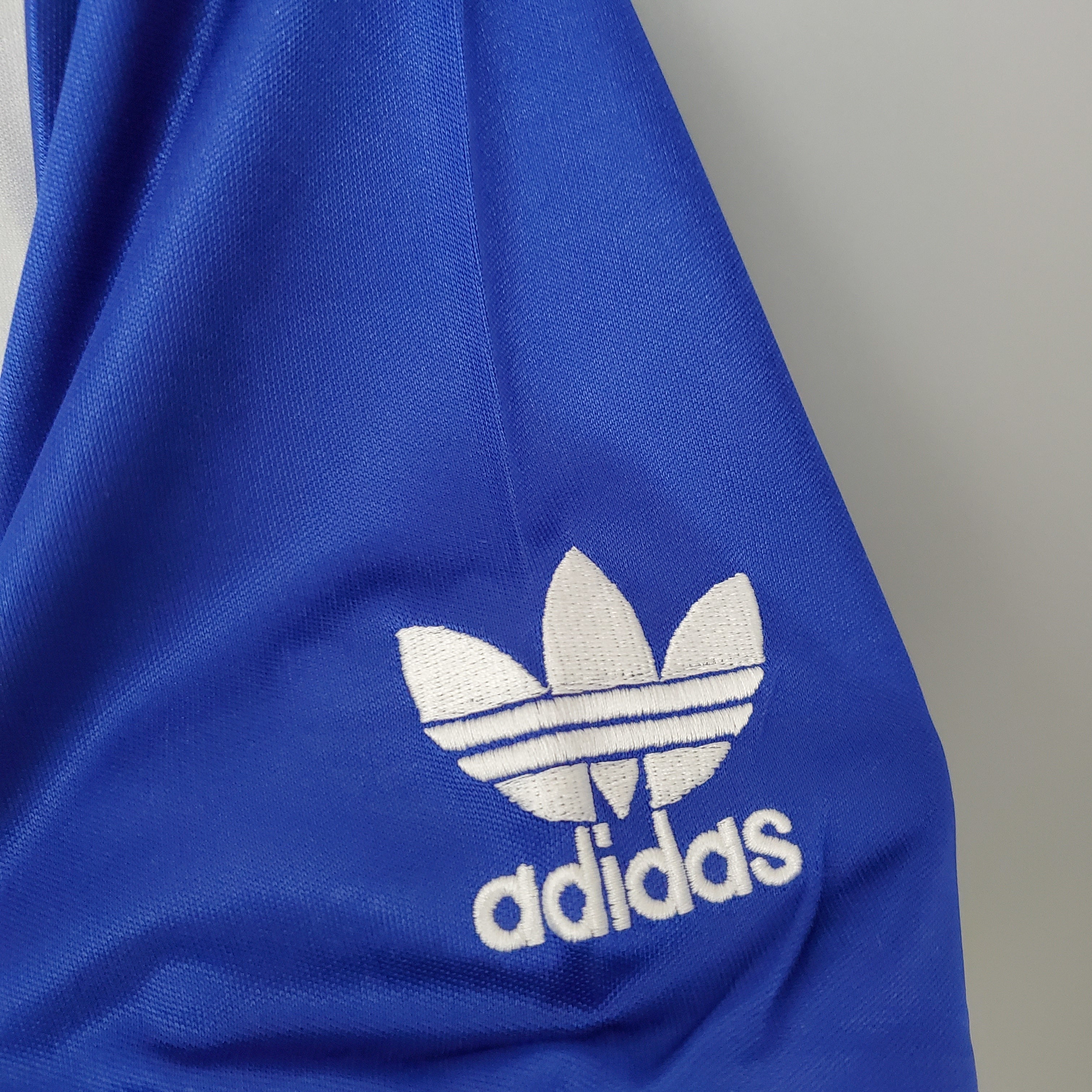 1980s Manchester United Retro Football Shirt | Blue White Home