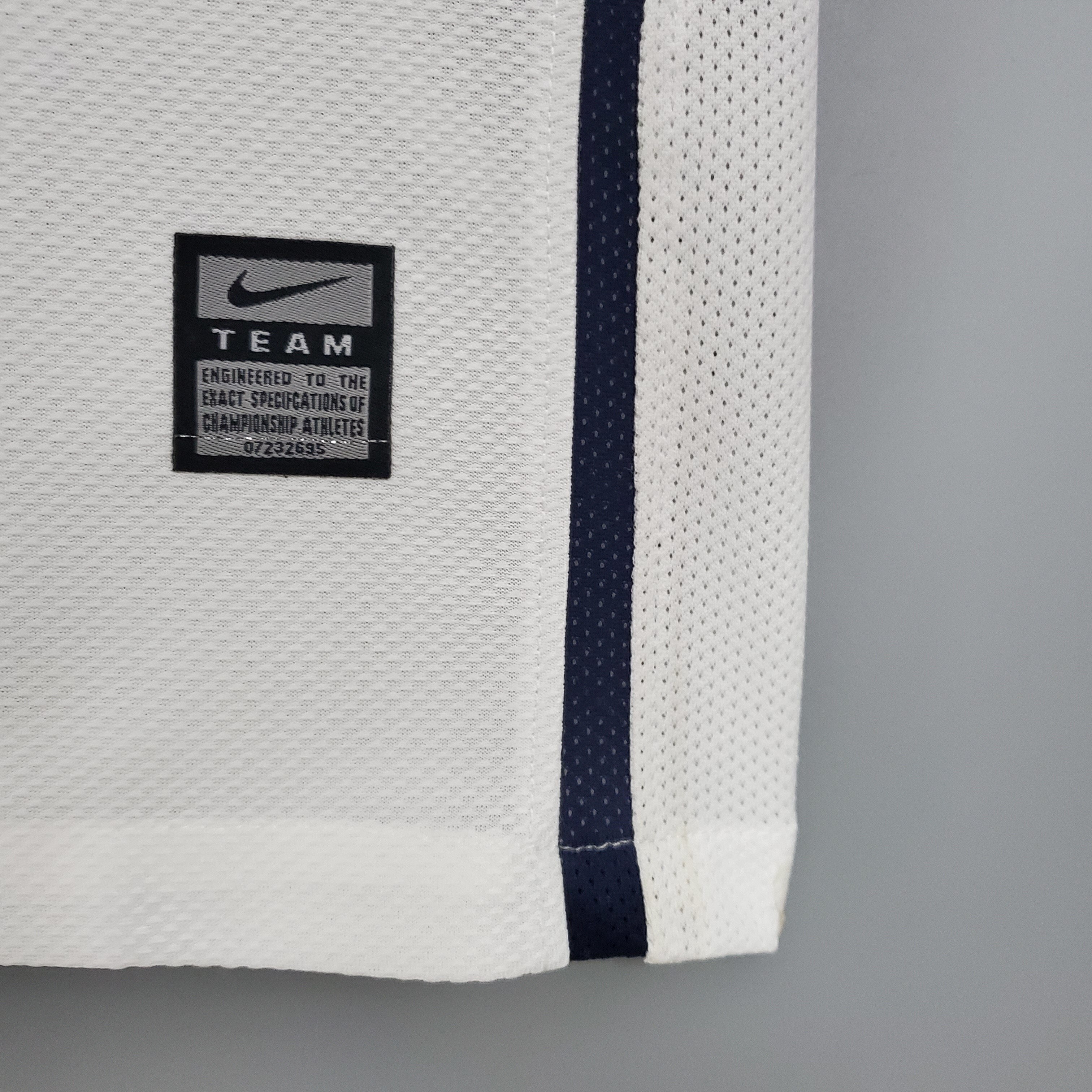 2000s Manchester United Retro Football Shirt | White Black Home