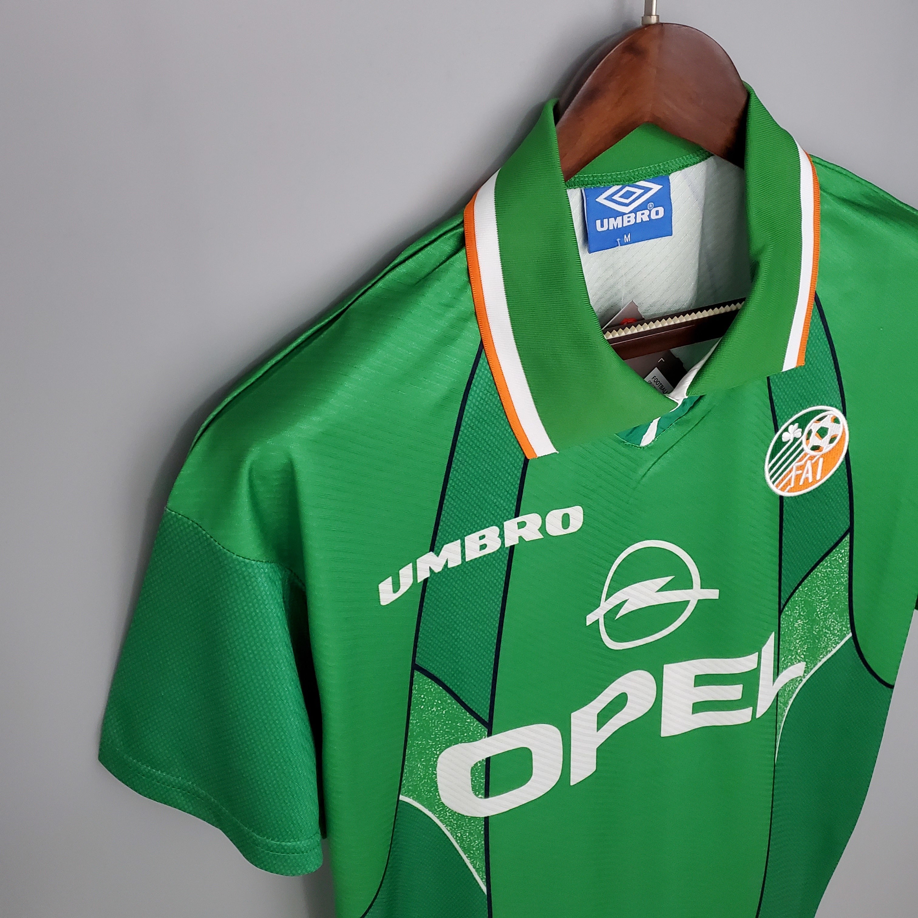 1990s Republic Of Ireland Retro Football Shirt | Green White Home