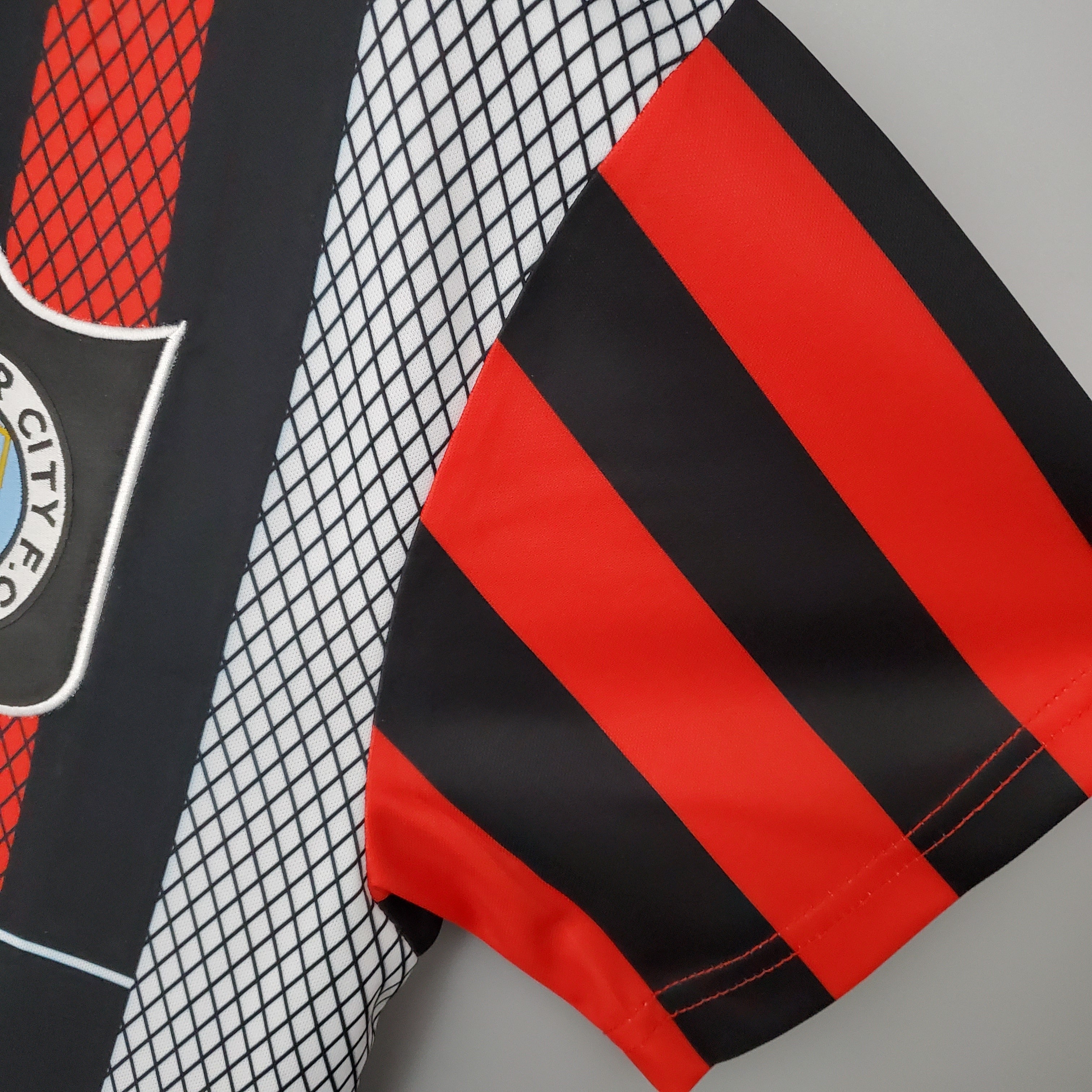 1990s Manchester City Retro Football Shirt | Red Black Home