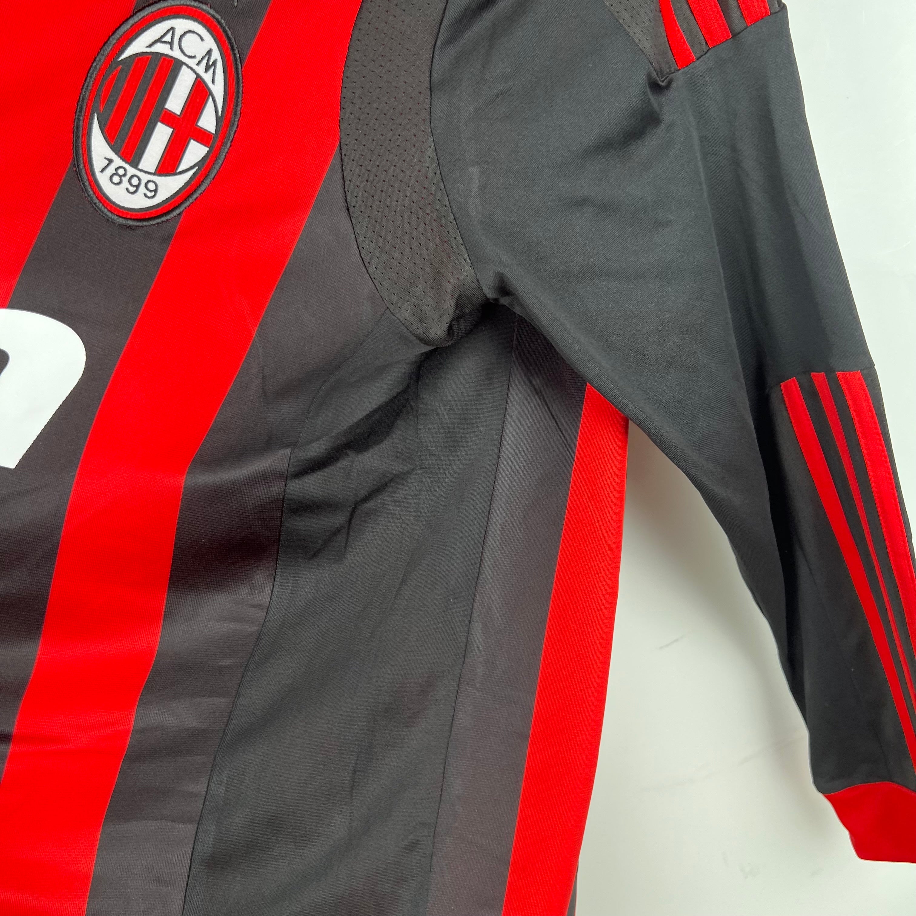 2000s AC Milan Retro Football Shirt | Red Black Home