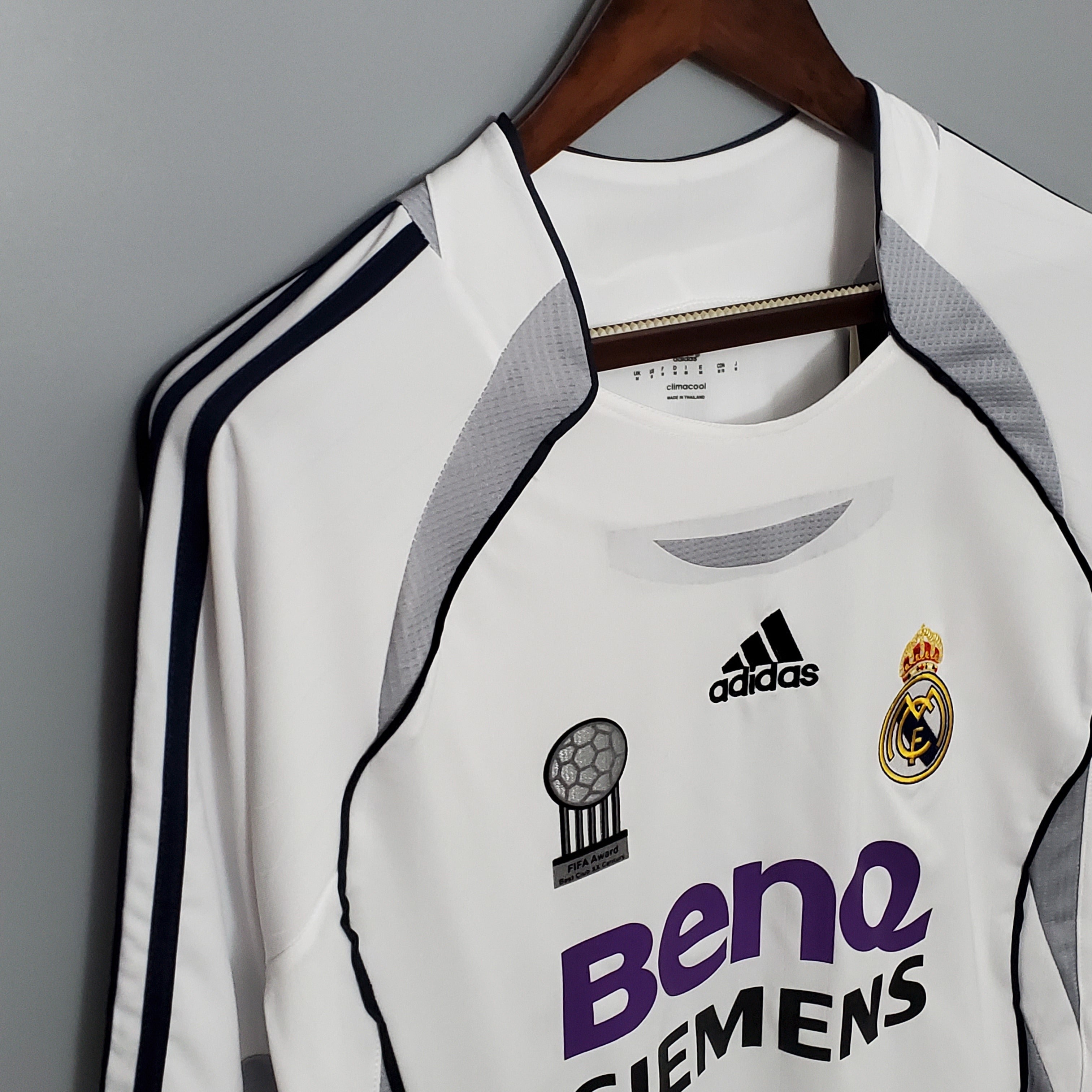 2000s Real Madrid Retro Football Shirt | White Grey Home