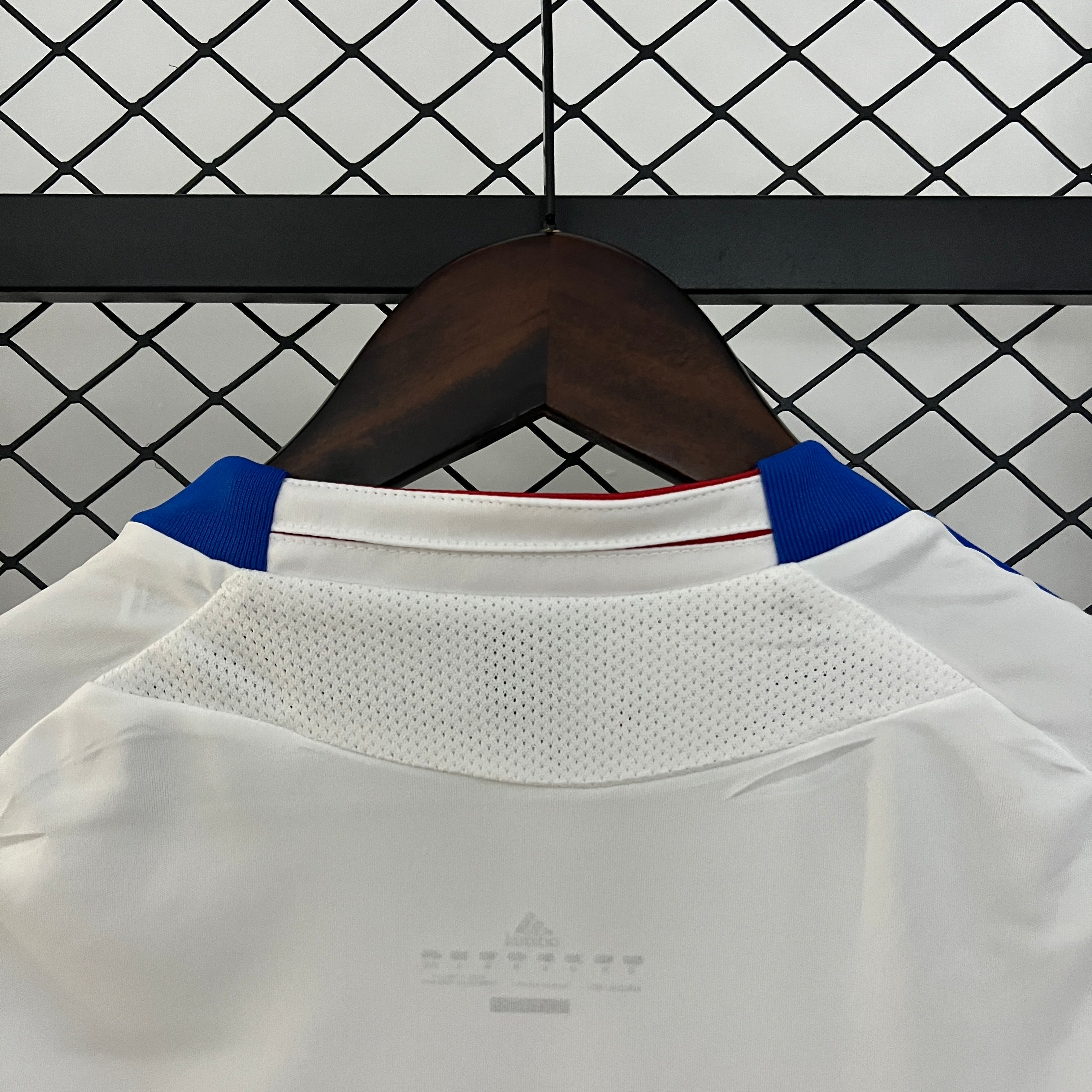 2010s Olympique Lyonnais Retro Football Shirt | White Blue Home