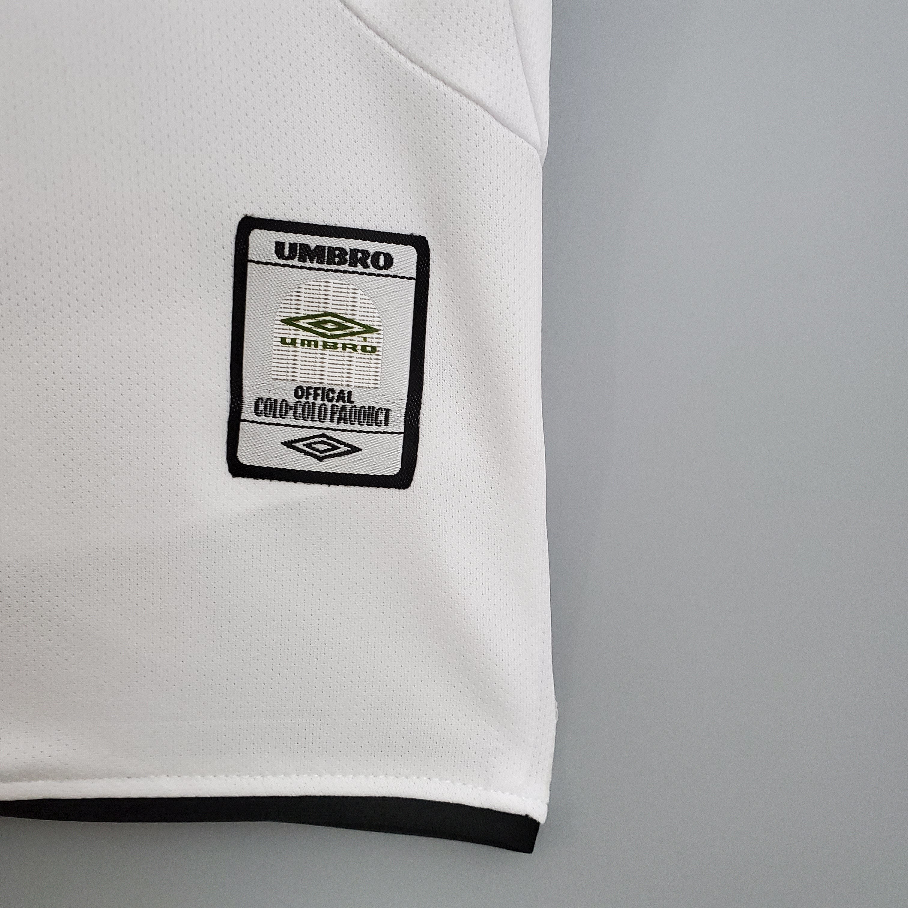2000s Colo Colo Retro Football Shirt | White Black Home