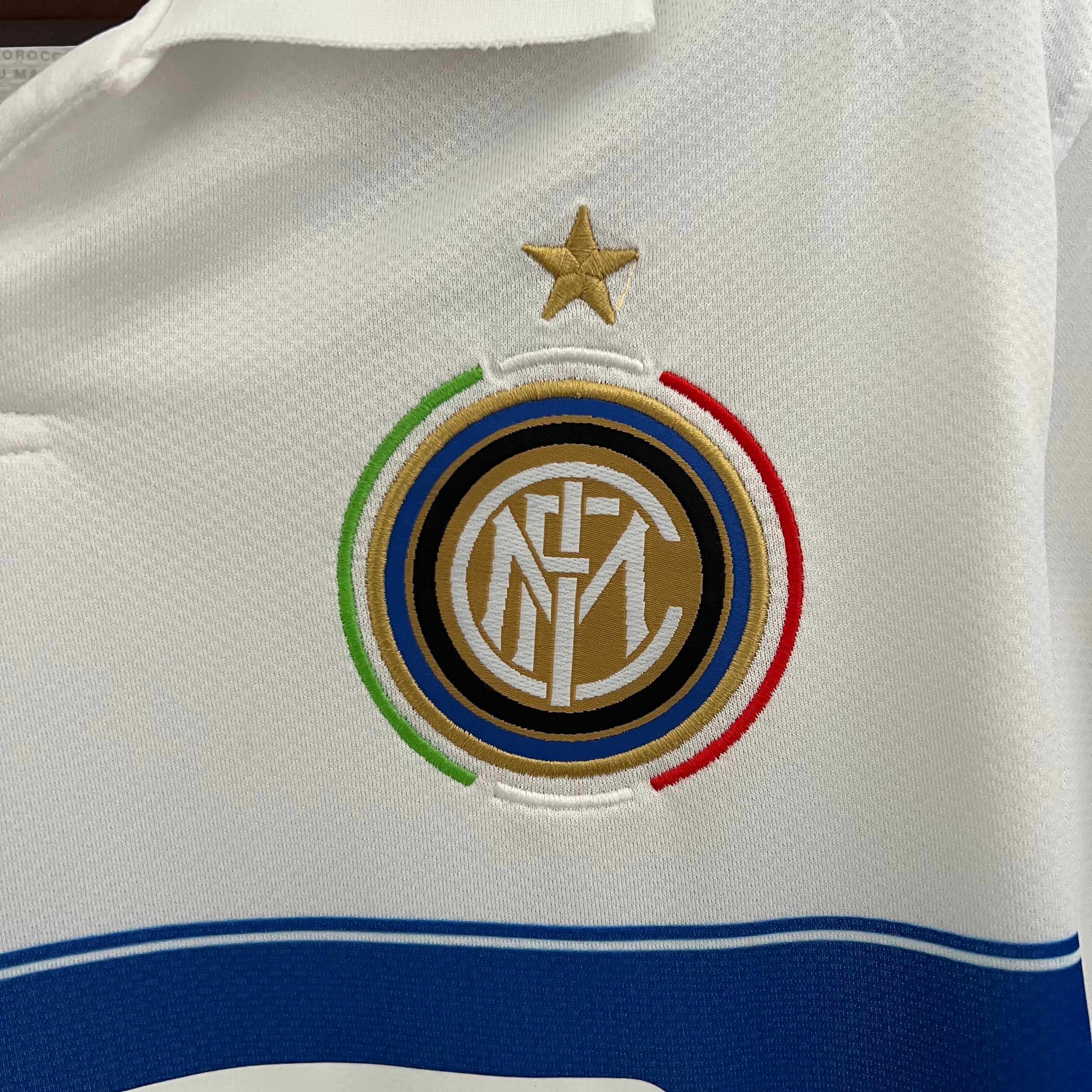 2000s Inter Milan Retro Football Shirt | White Blue Home