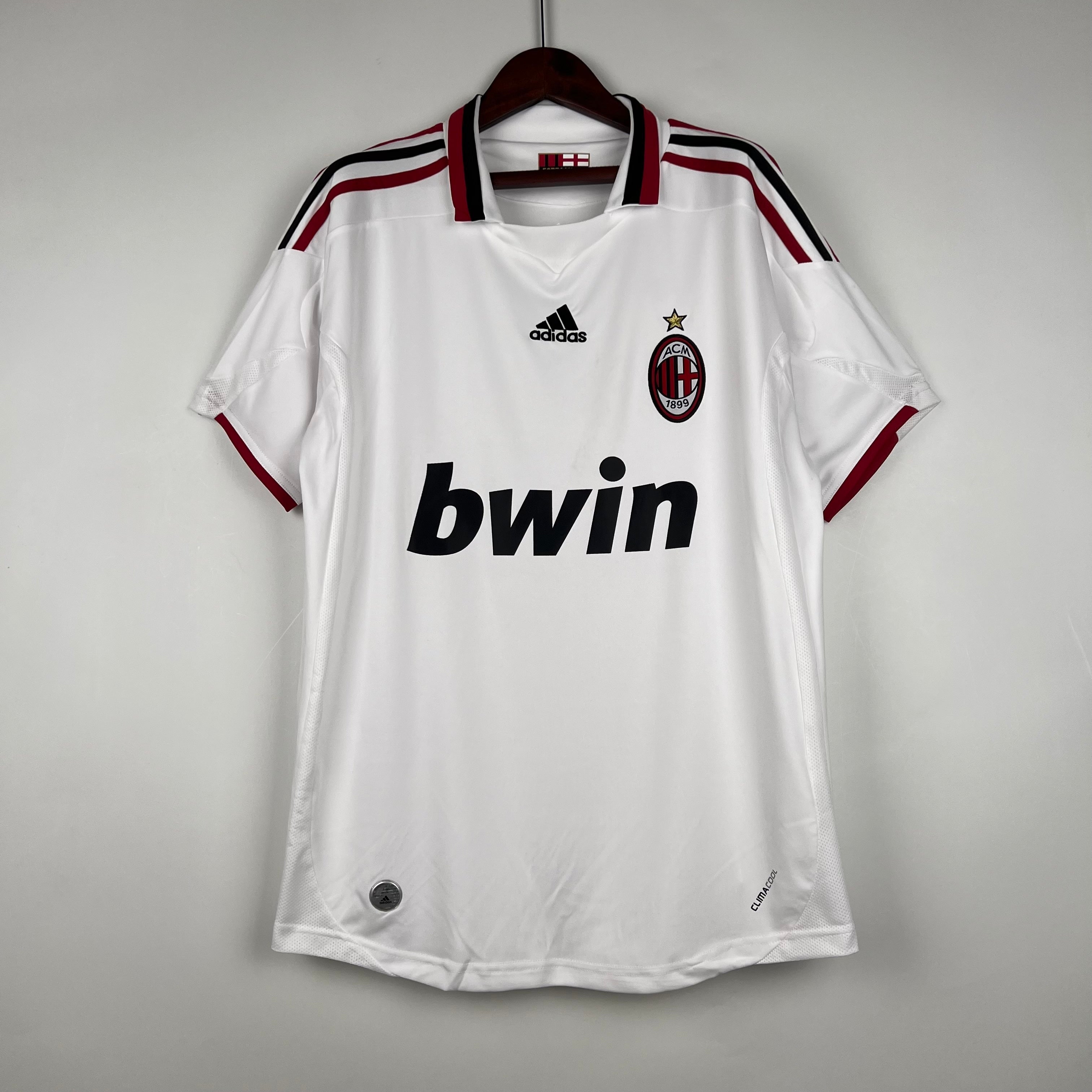 2000s AC Milan Retro Football Shirt | White Red Away