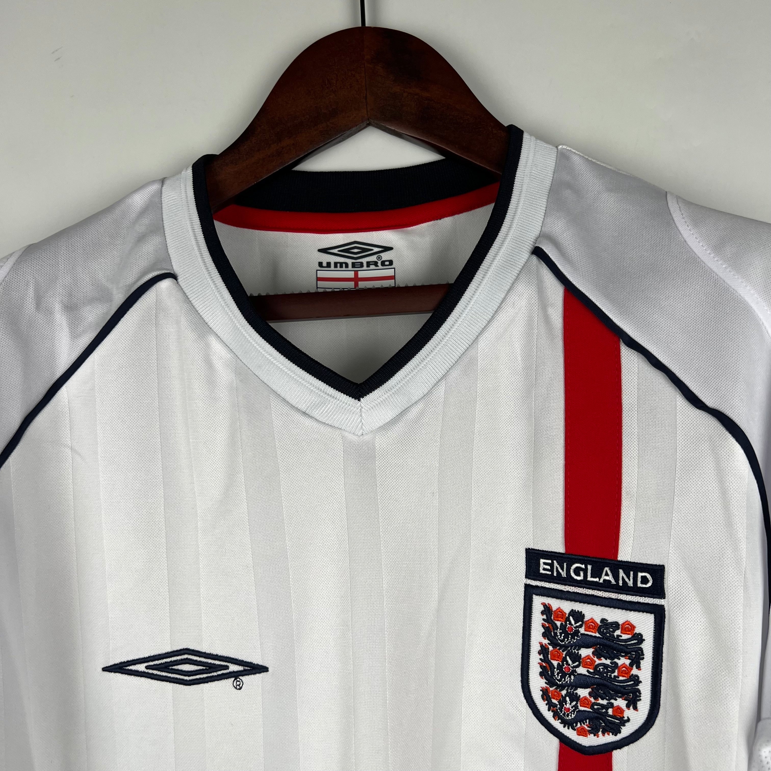 2000s England Retro Football Shirt | White Red Home
