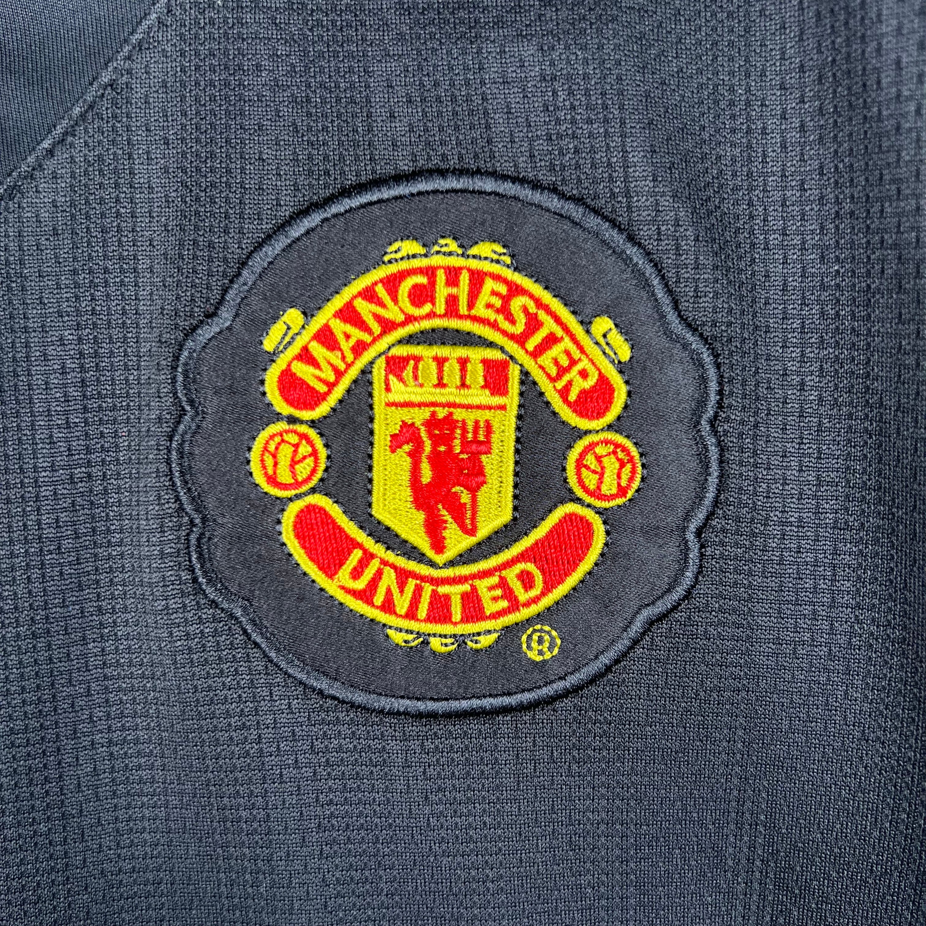 2000s Manchester United Retro Football Shirt | Black Red Home