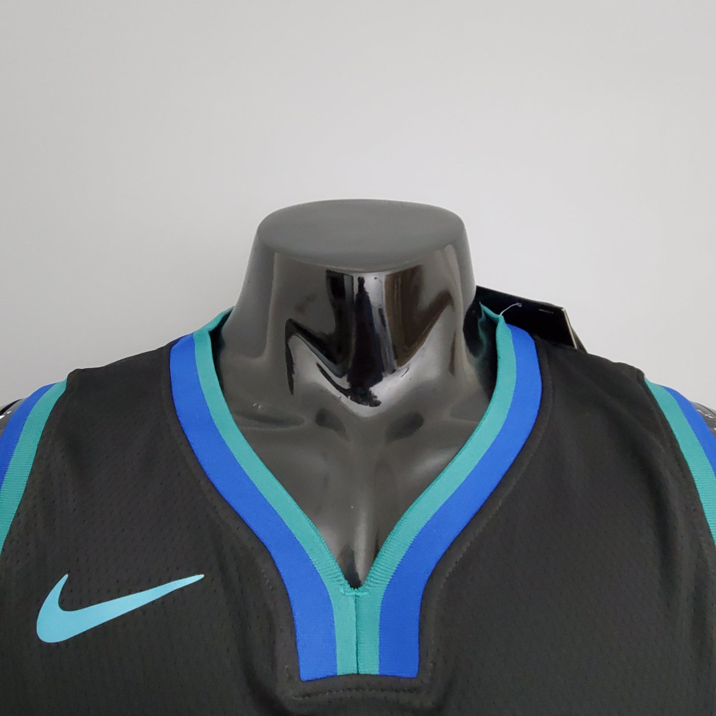 2023 Dallas Mavericks Dončić #77 Swingman Edition Jersey