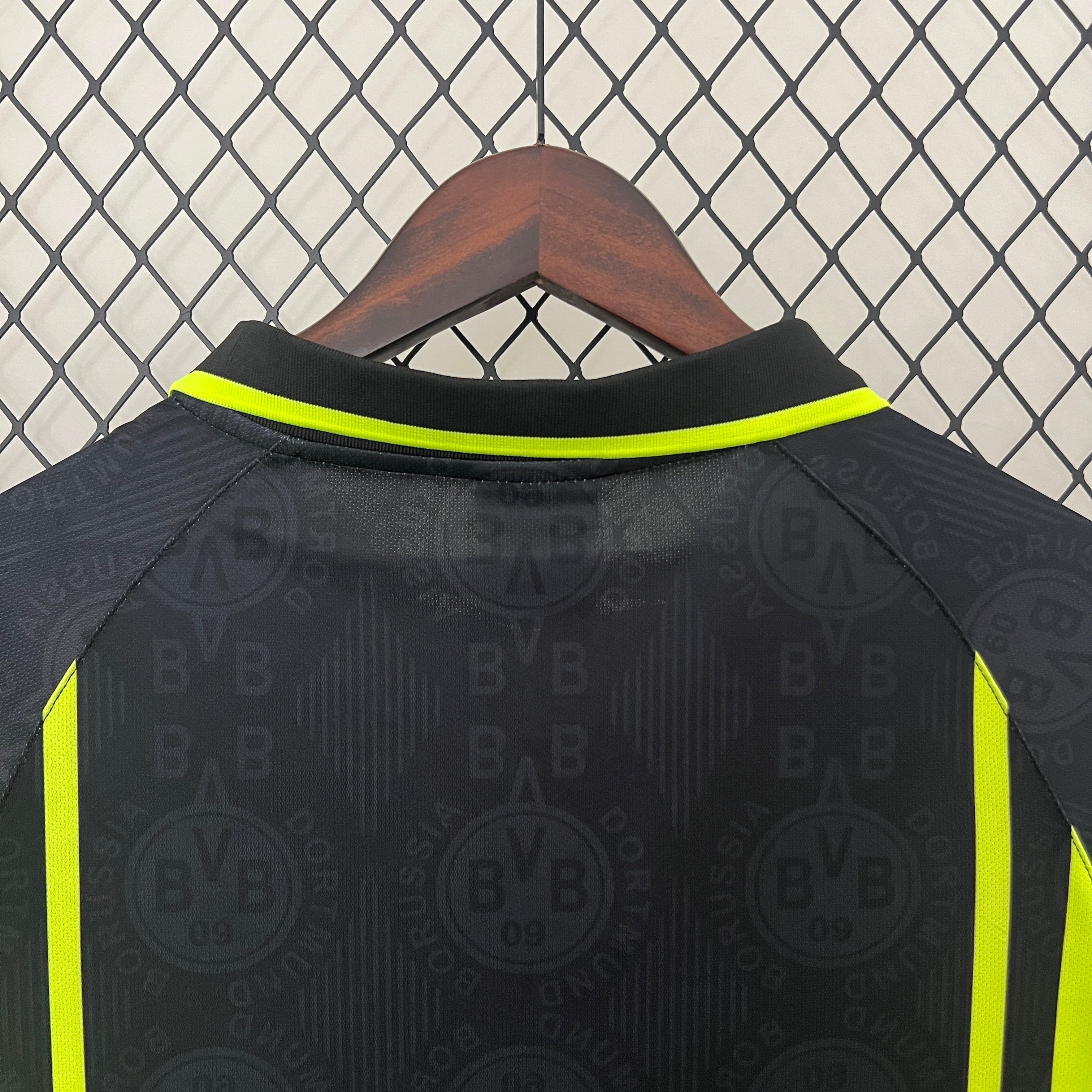 1990s Borussia Dortmund Retro Football Shirt | Black Yellow Home
