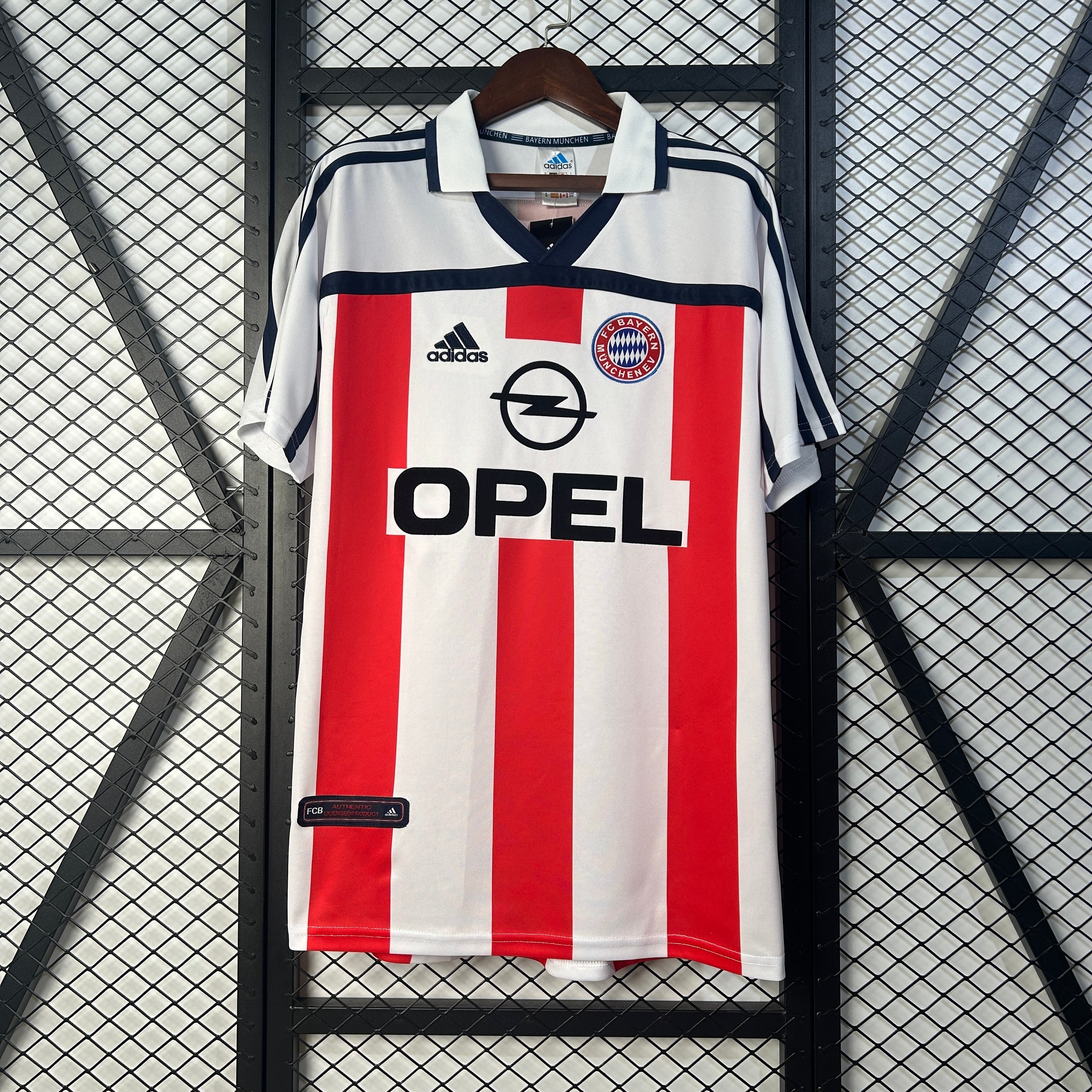 1990s Bayern Munich Retro Football Shirt | White Red Home