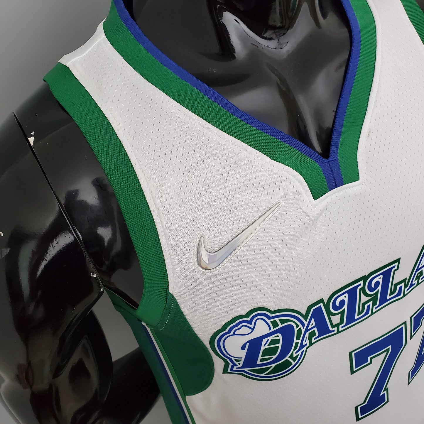 2023 Dallas Doncic #77 Retro Edition Jersey