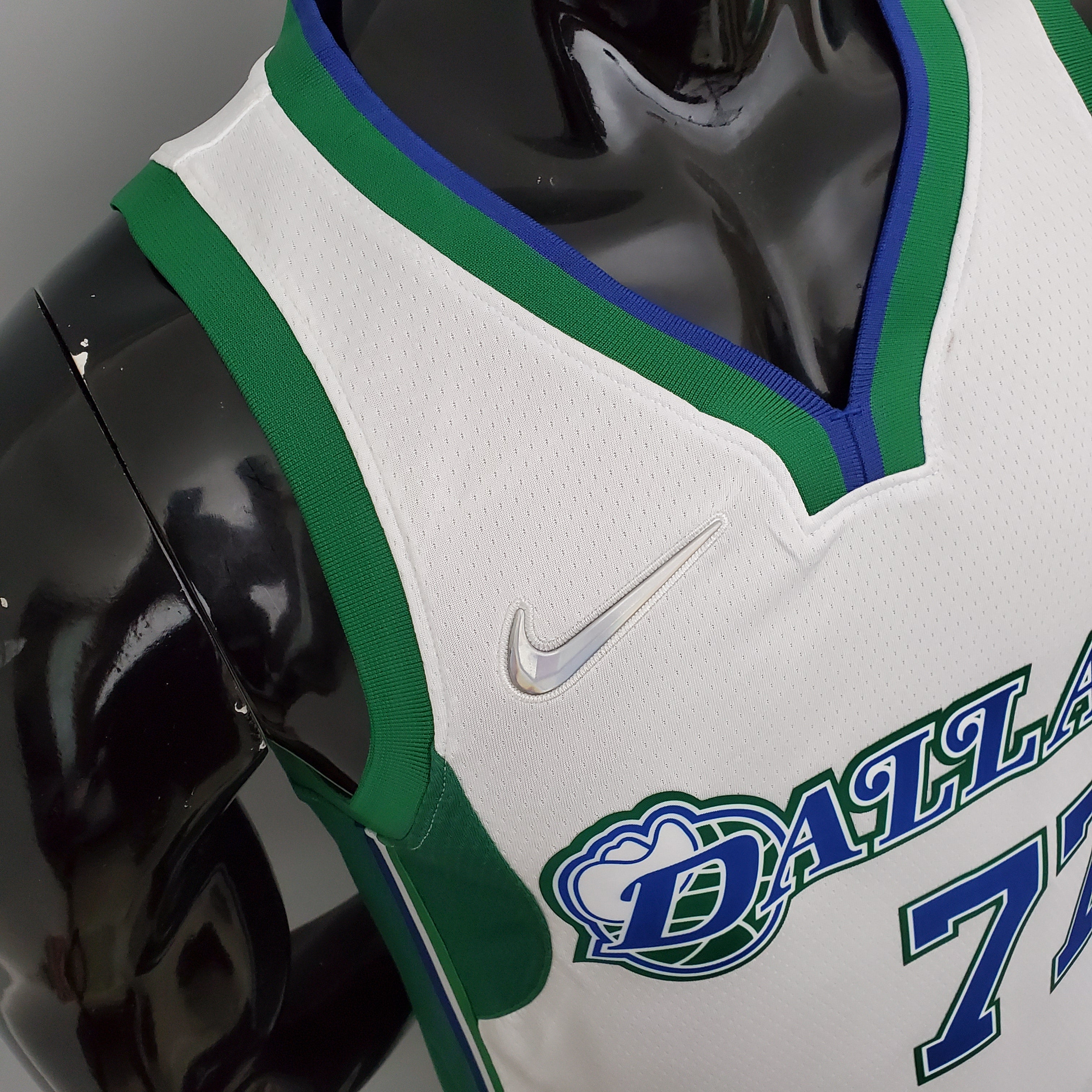 2023 Dallas Doncic #77 Retro Edition Jersey